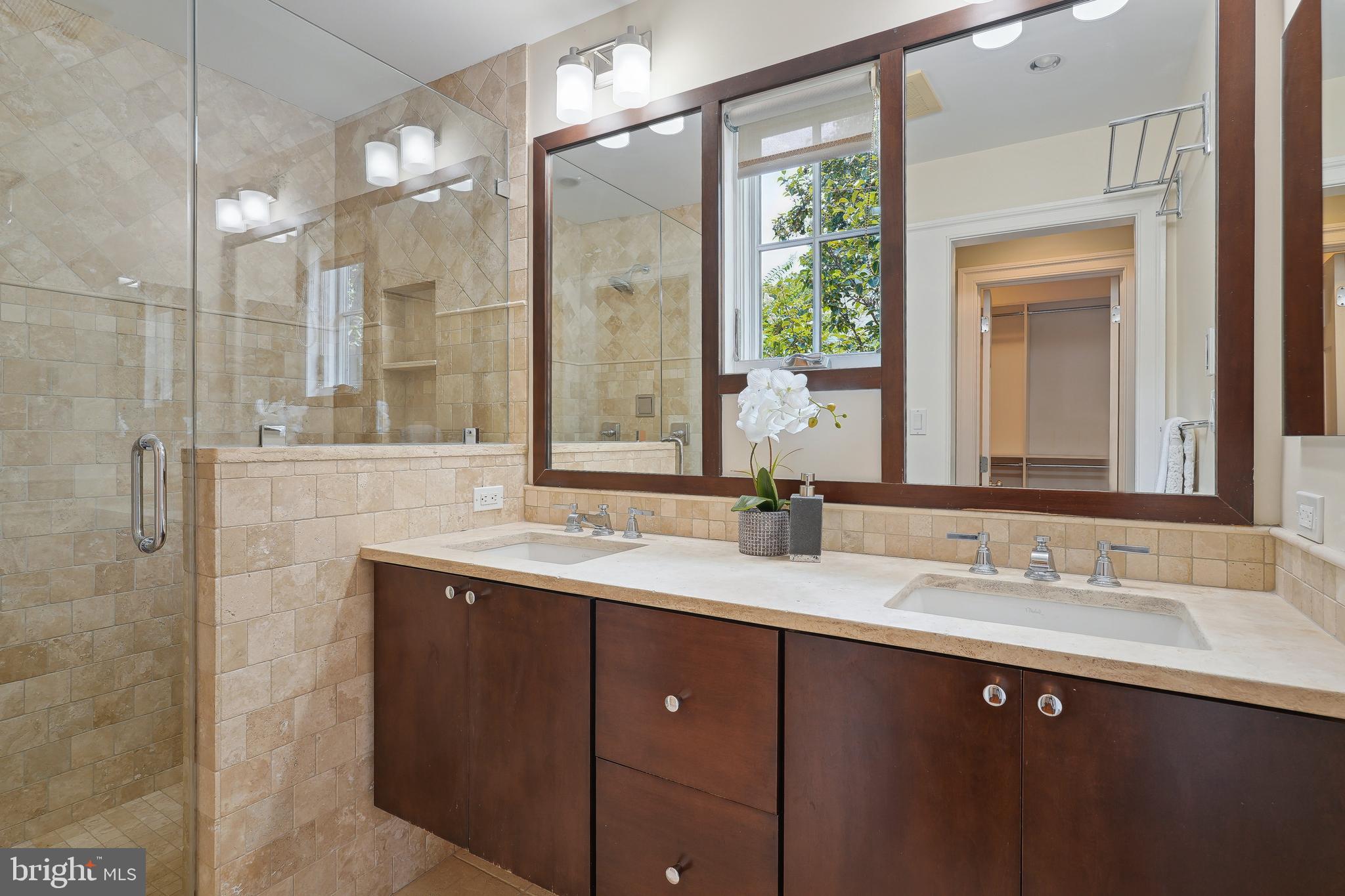 CLEVELAND PARK - Residential