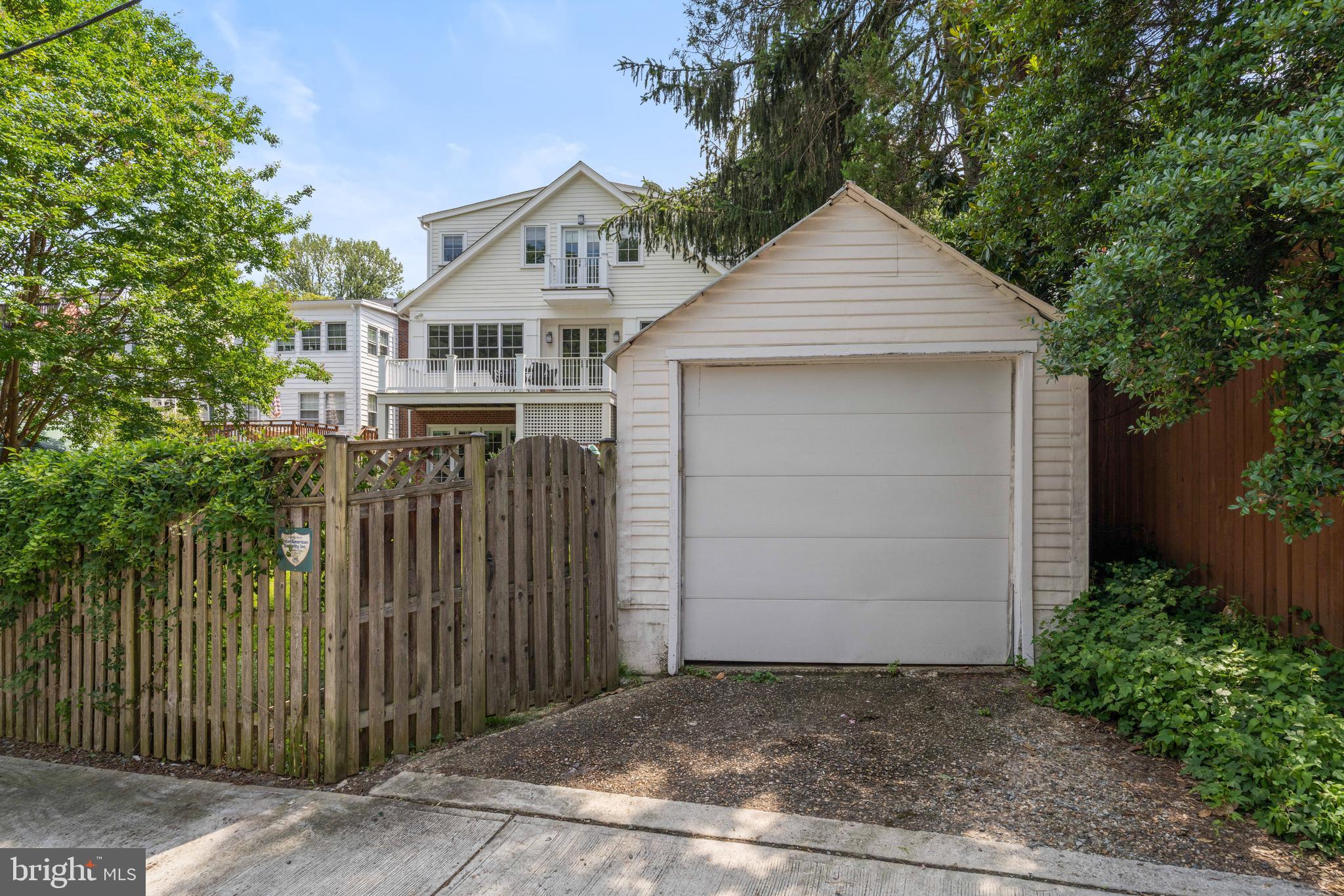 CLEVELAND PARK - Residential