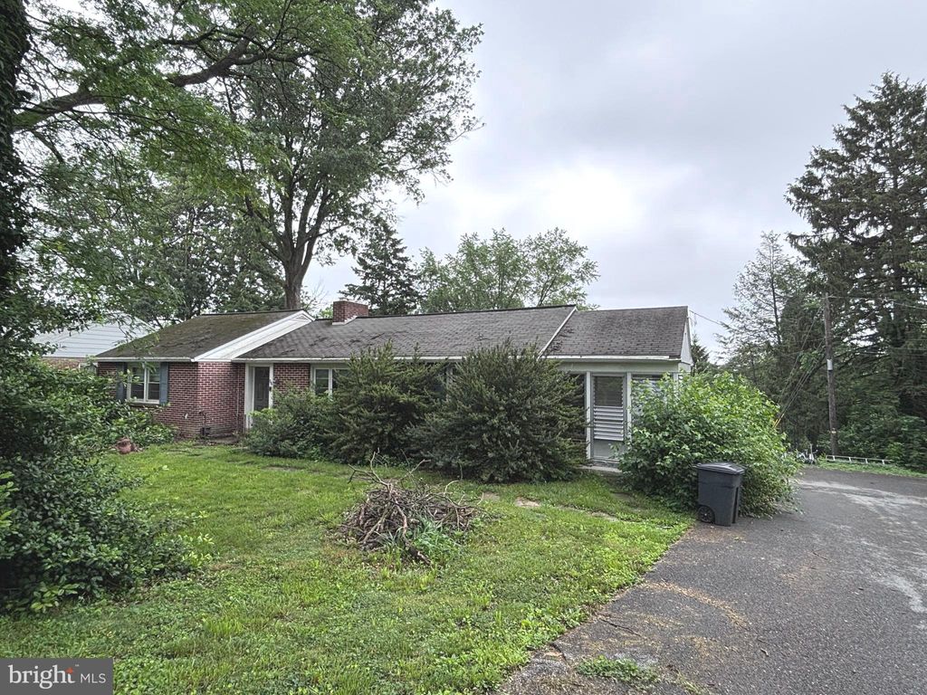 Photo of 56 Peacock Drive, LANCASTER, PA 17601 (MLS # PALA2071104)