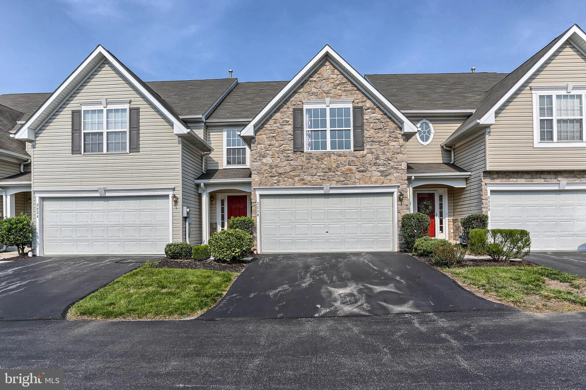 2236 Slater Hill Ln W, York, PA 17406