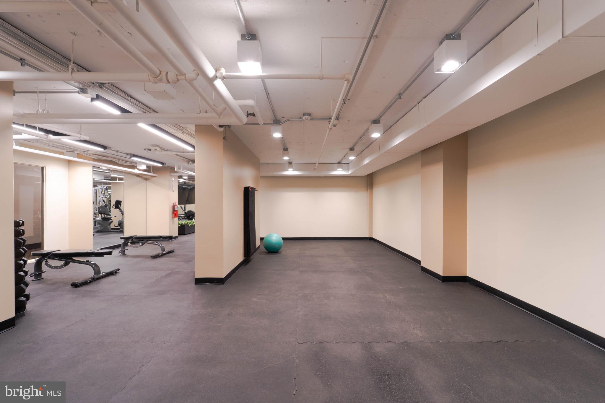 ENCORE OF MCLEAN - Residential Lease