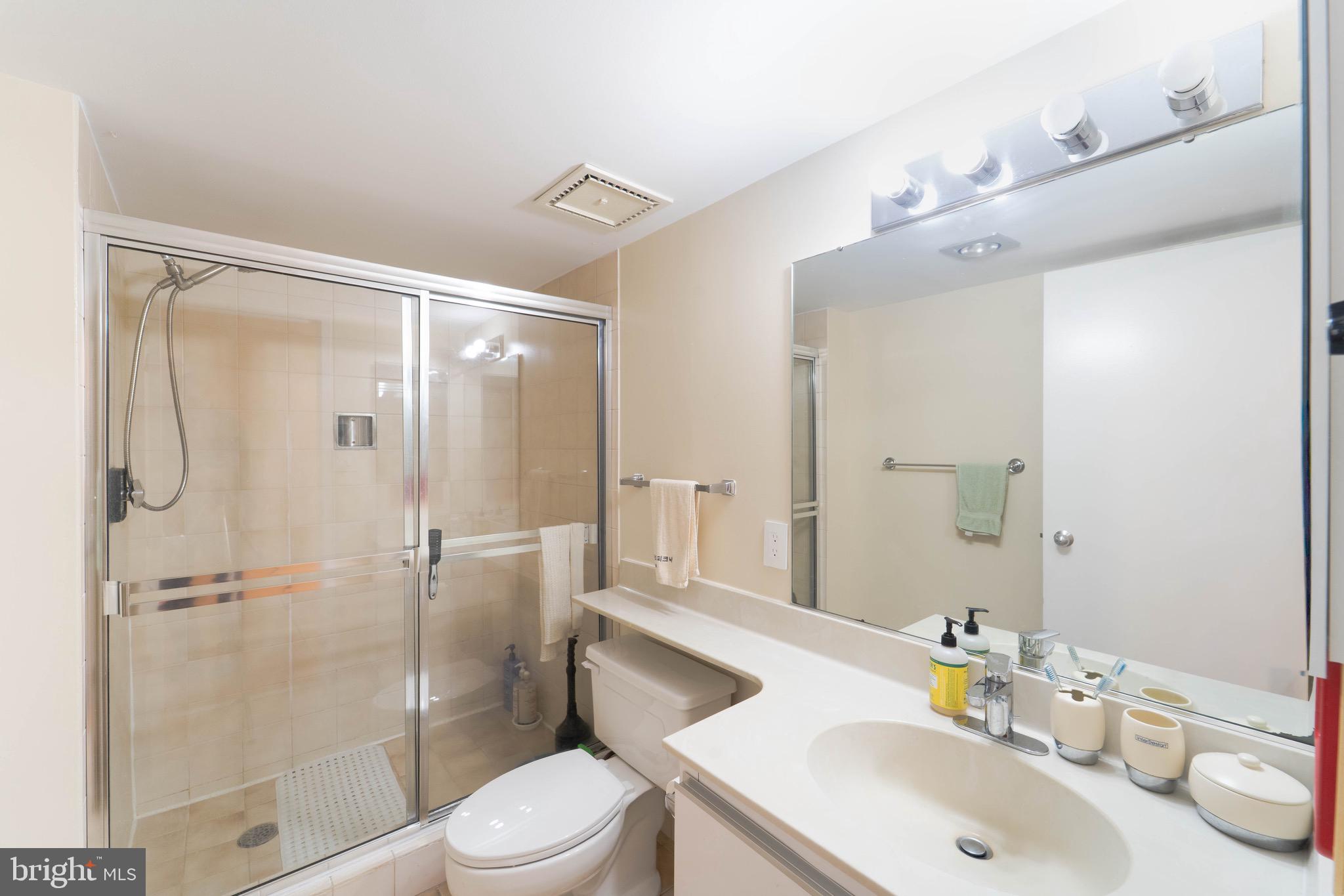 ENCORE OF MCLEAN - Residential Lease