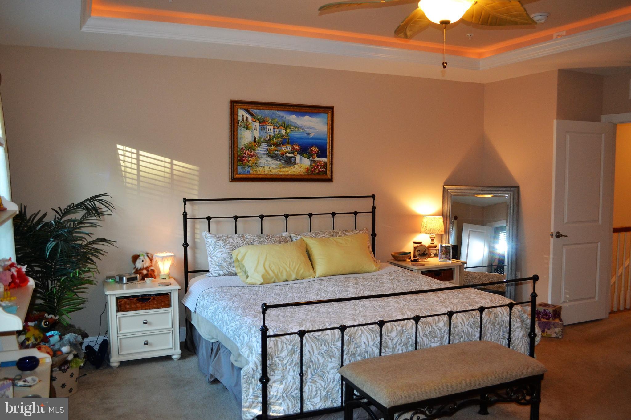 TOWN CENTER COMMONS - Residential