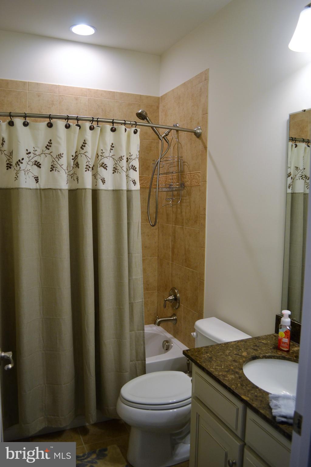 TOWN CENTER COMMONS - Residential