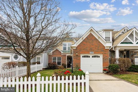 Townhouse For Sale - 13122 Brooktree Lane<br/> LAUREL, MD 20707