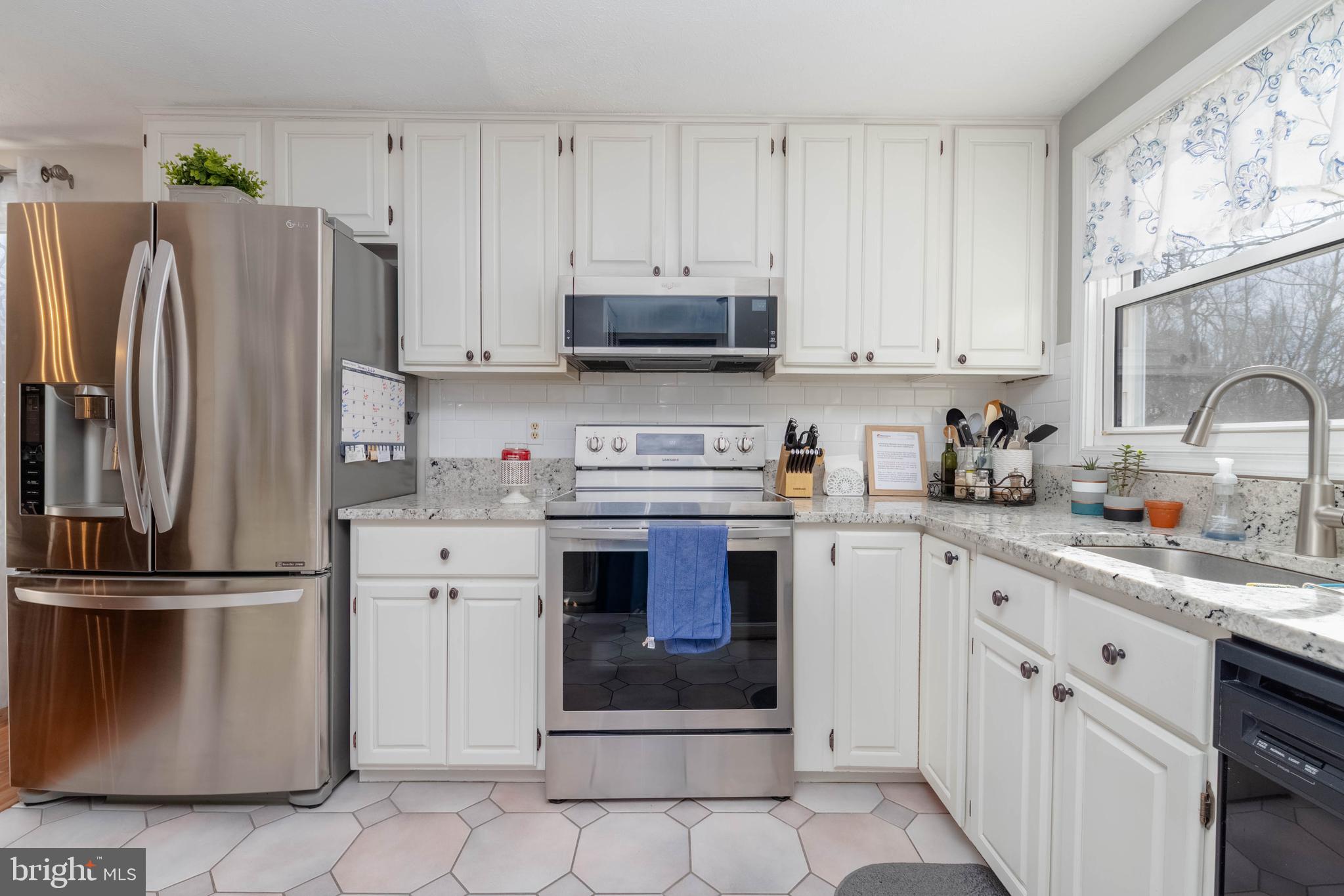 HAMPSTEAD VALLEY - Residential