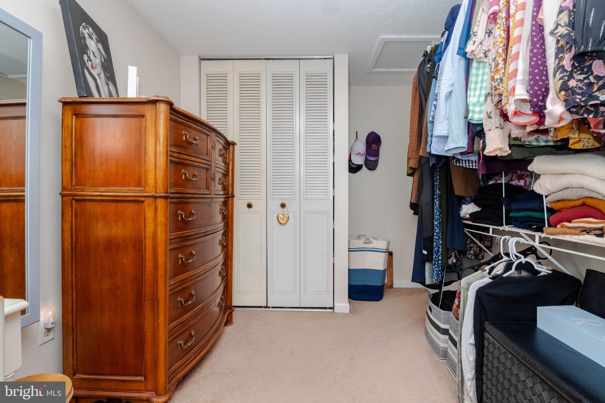 HAMPSTEAD VALLEY - Residential