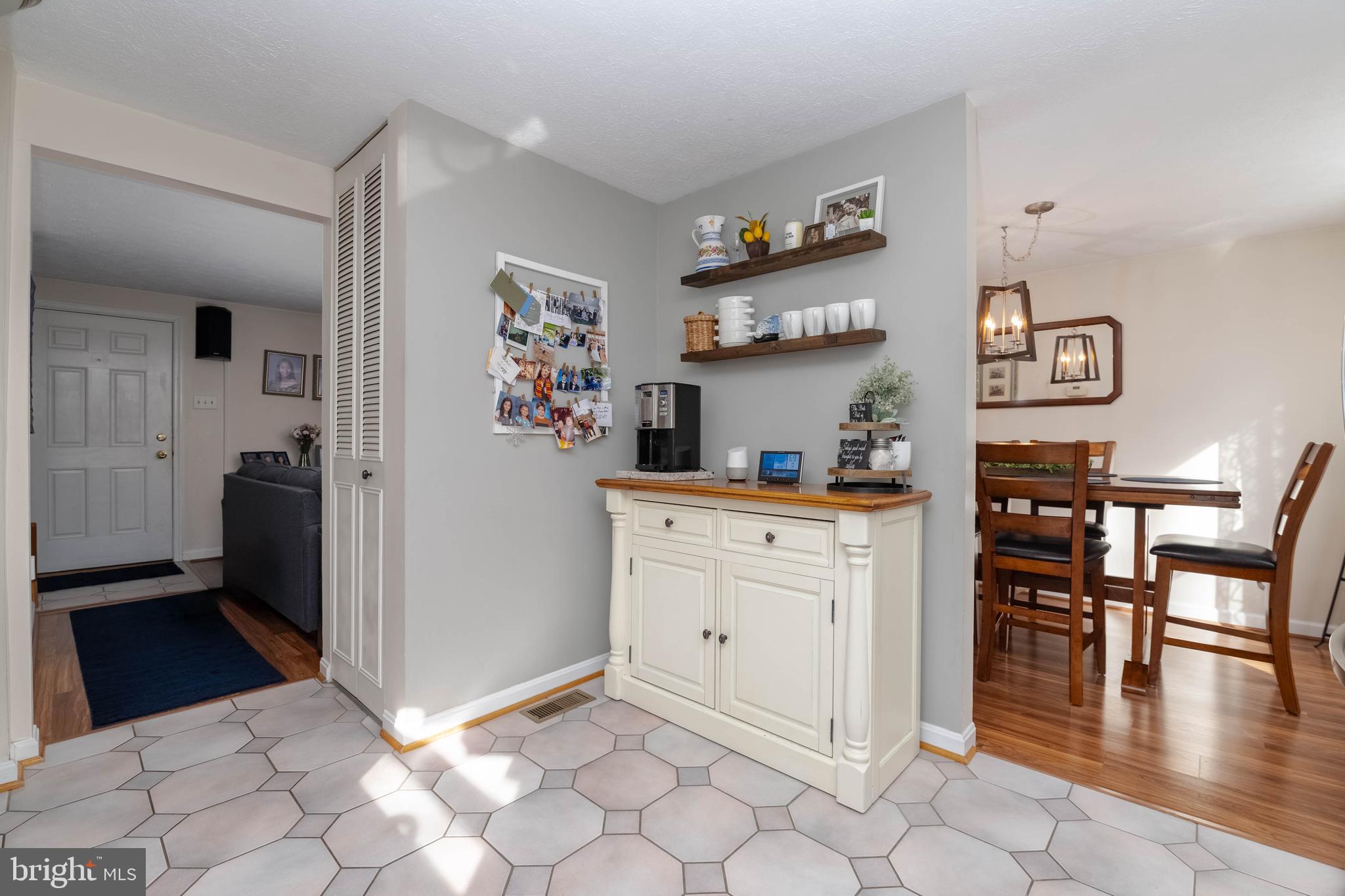 HAMPSTEAD VALLEY - Residential