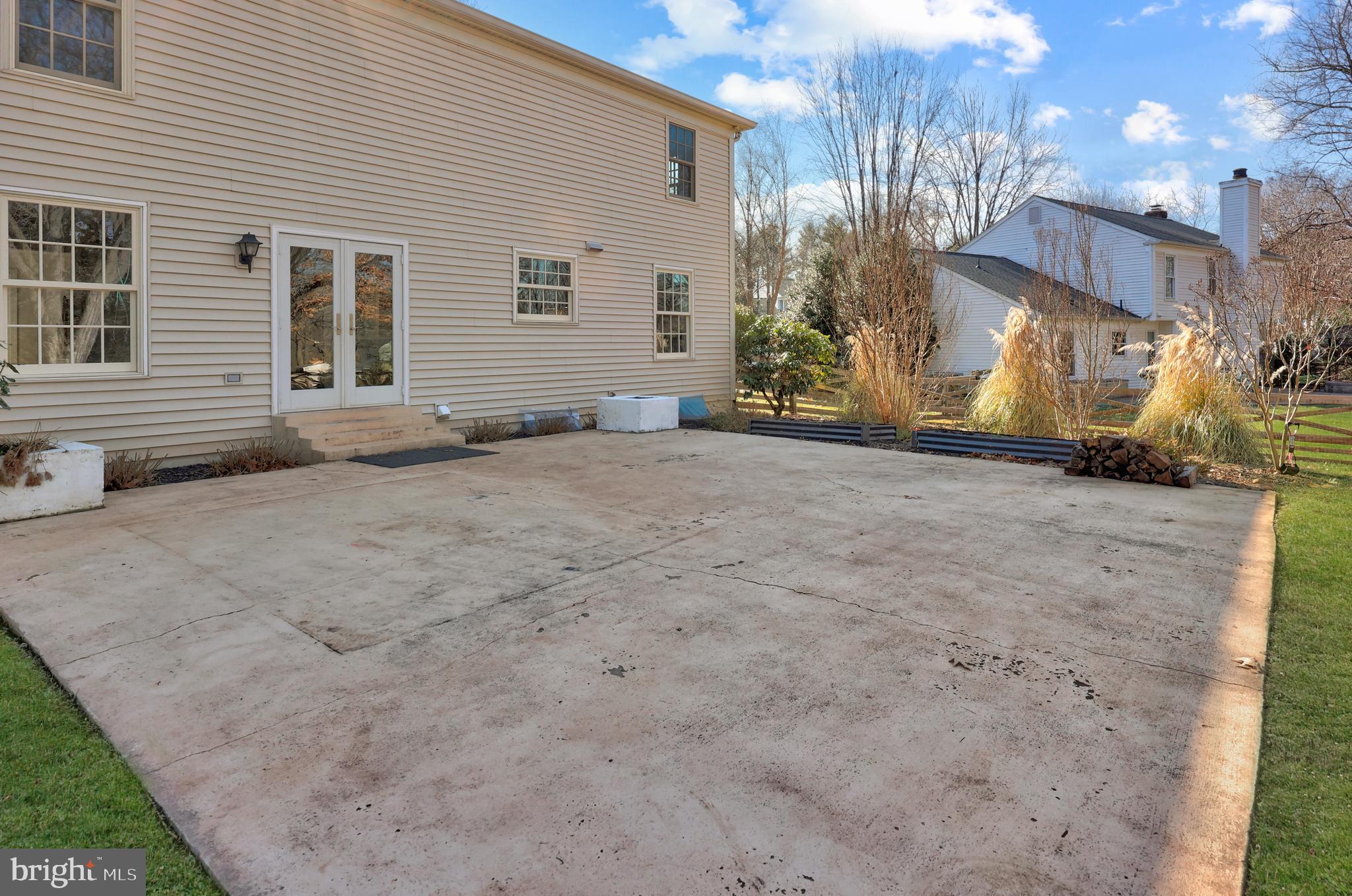 COUNTRYSIDE - Residential