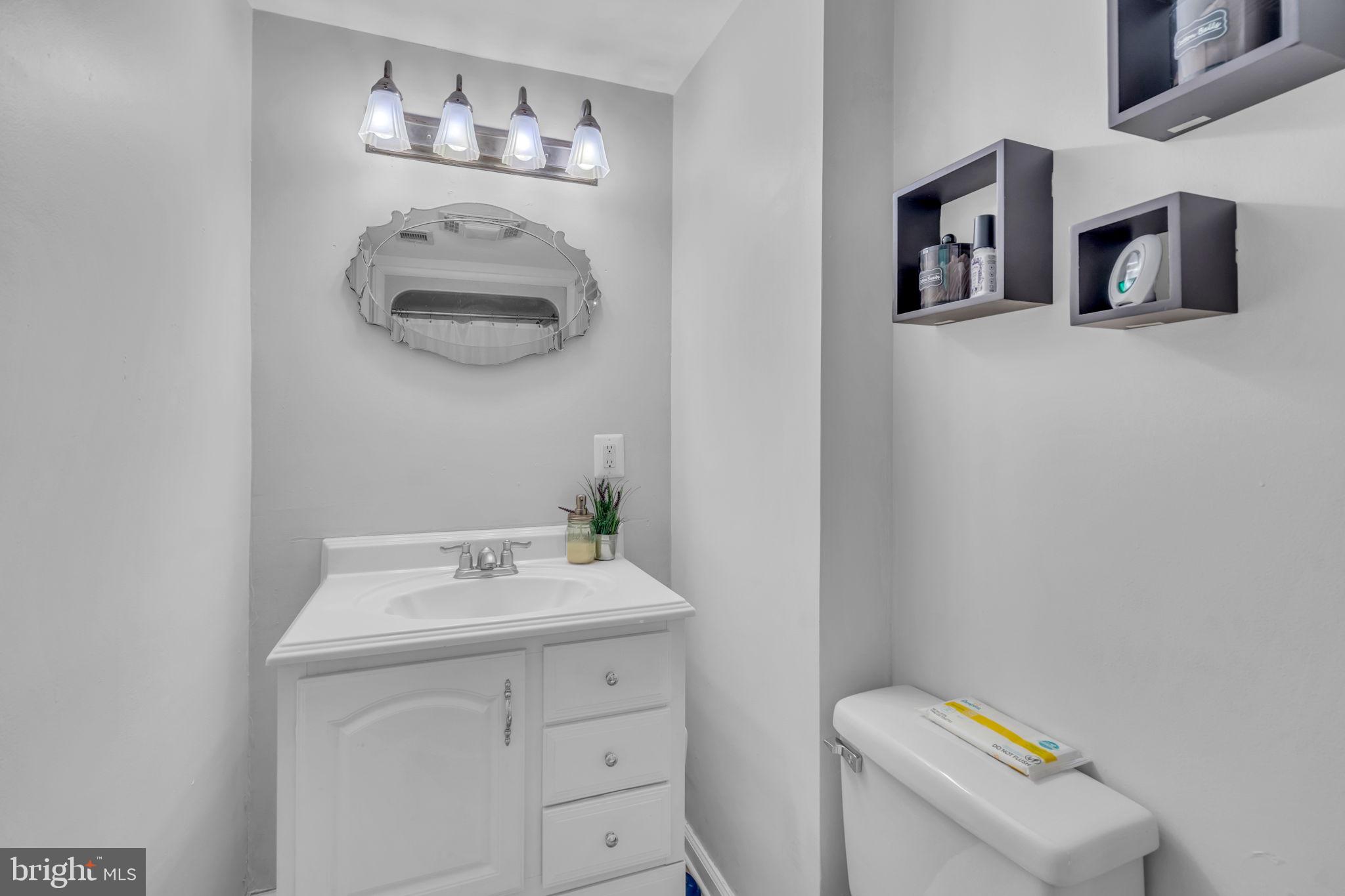 HIDDEN LAKE - Residential