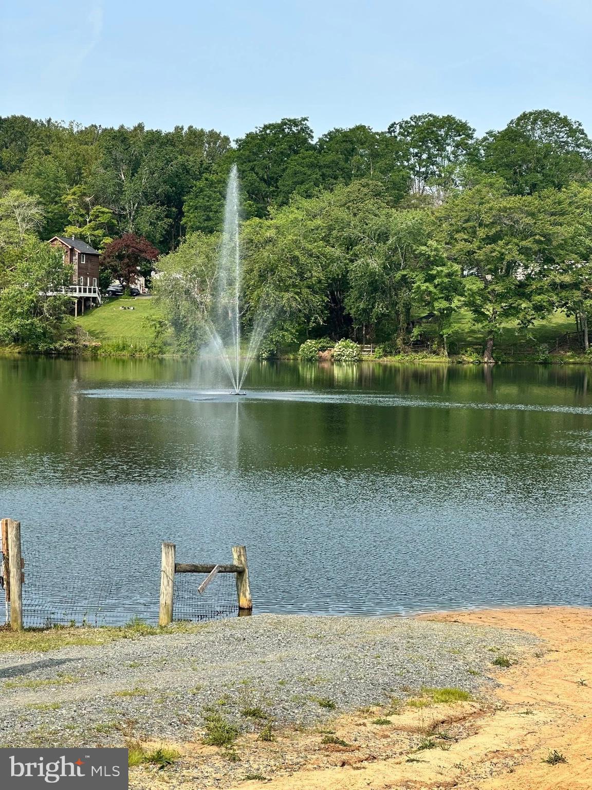 HIDDEN LAKE - Residential
