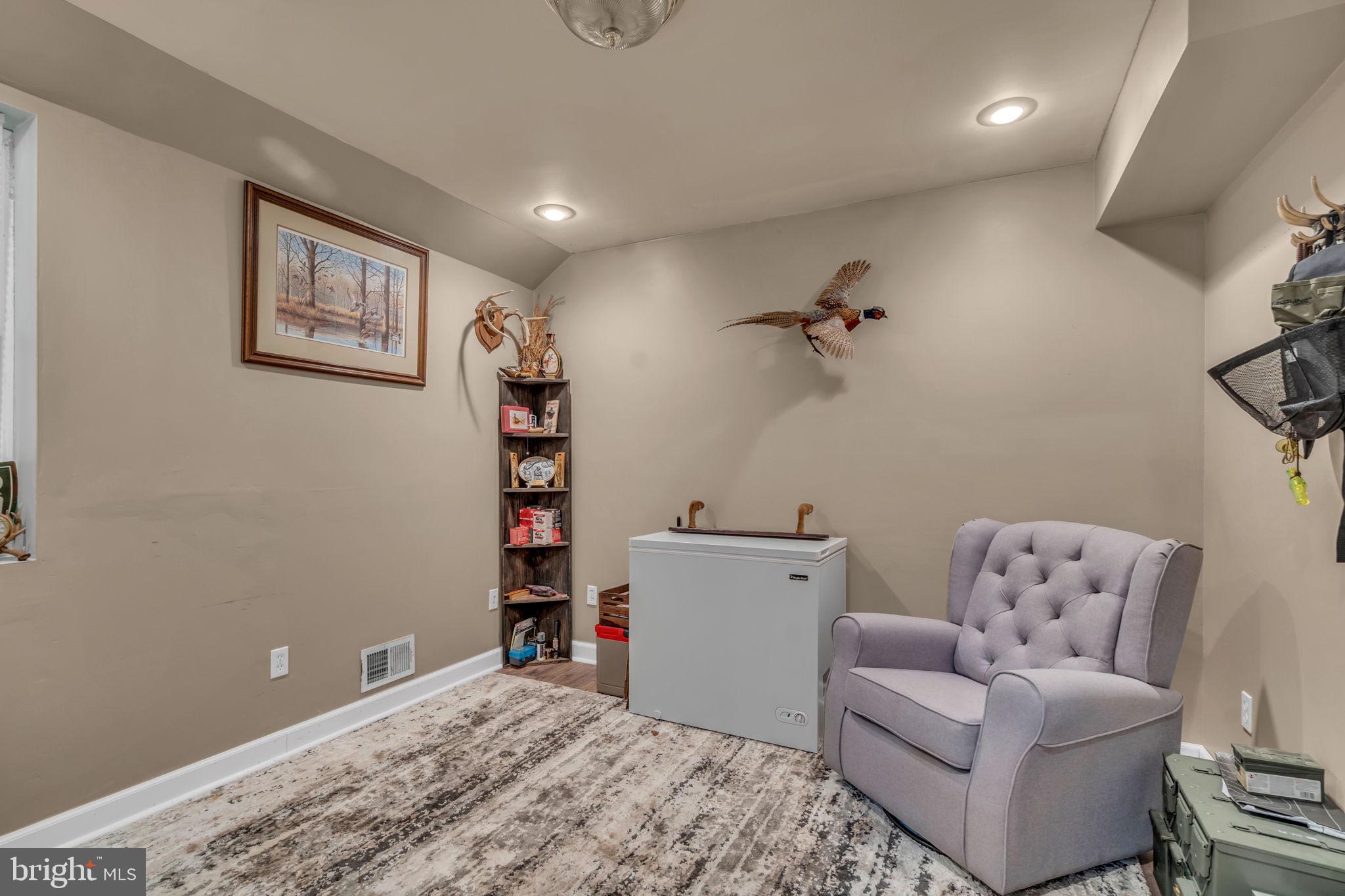 HIDDEN LAKE - Residential