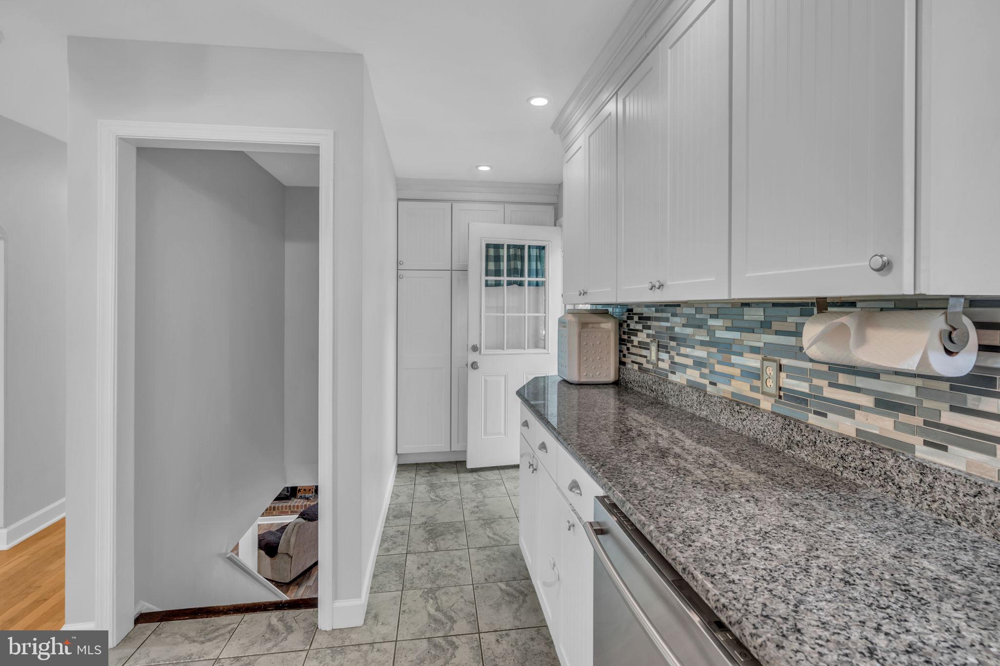 HIDDEN LAKE - Residential