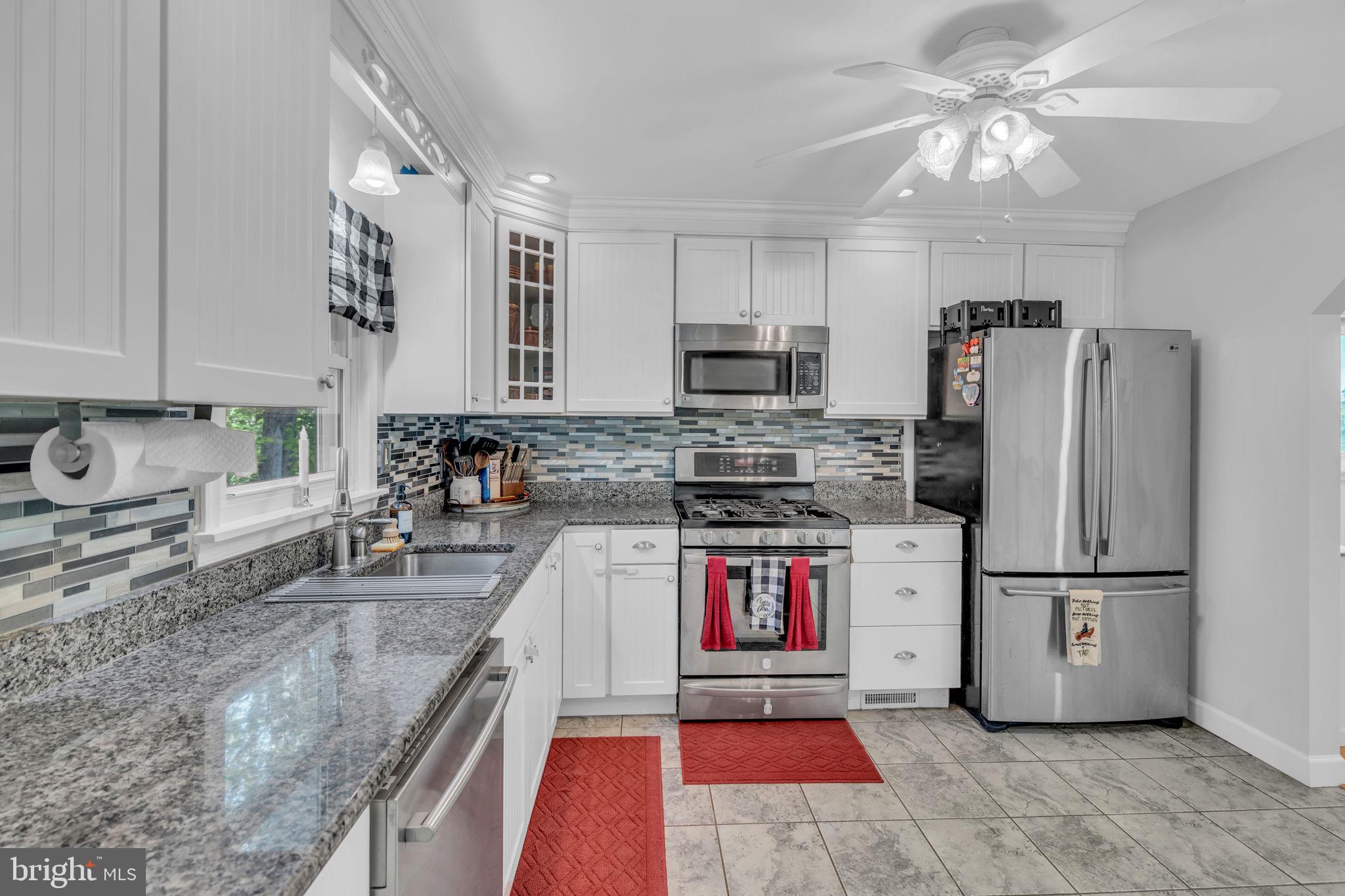 HIDDEN LAKE - Residential