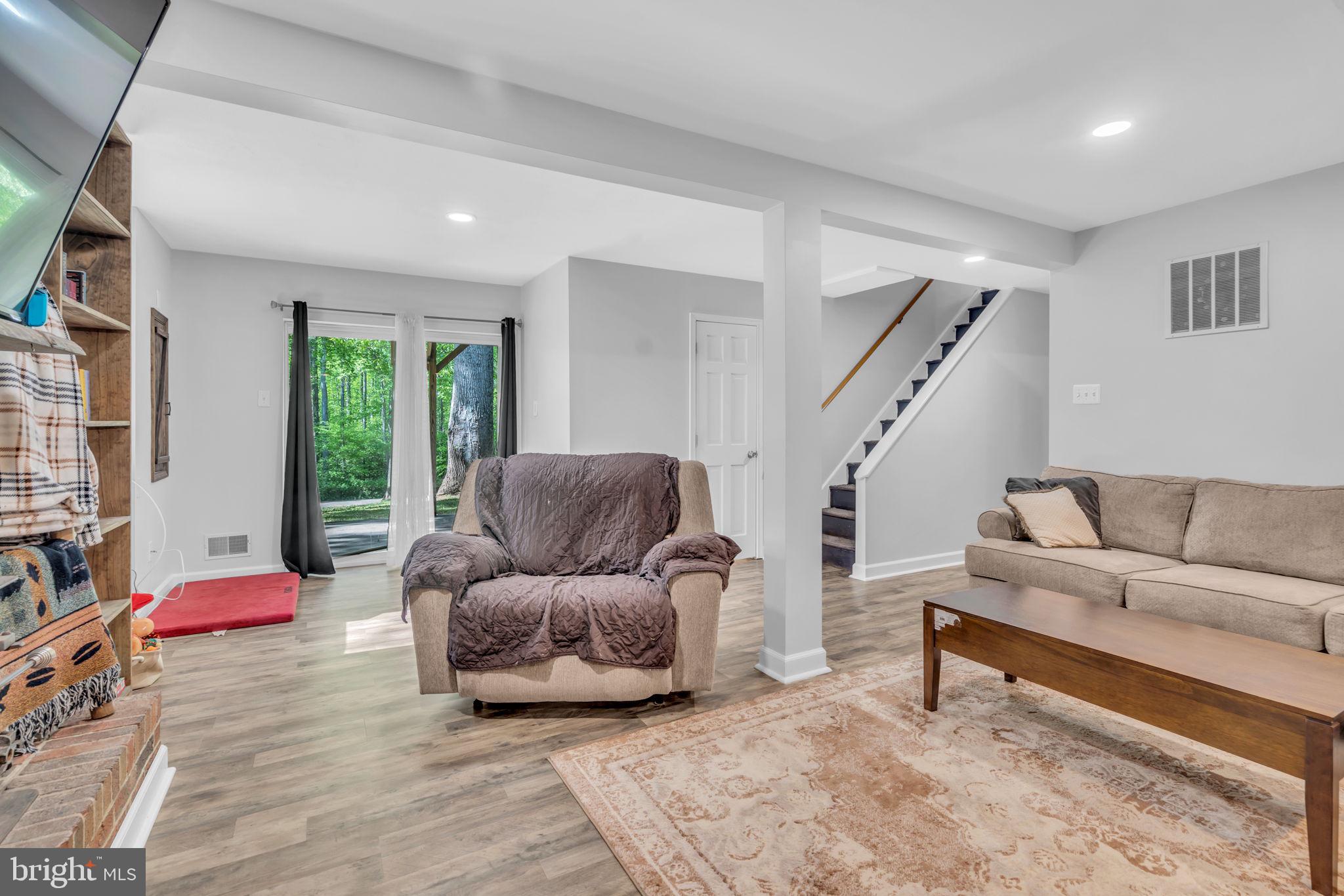 HIDDEN LAKE - Residential