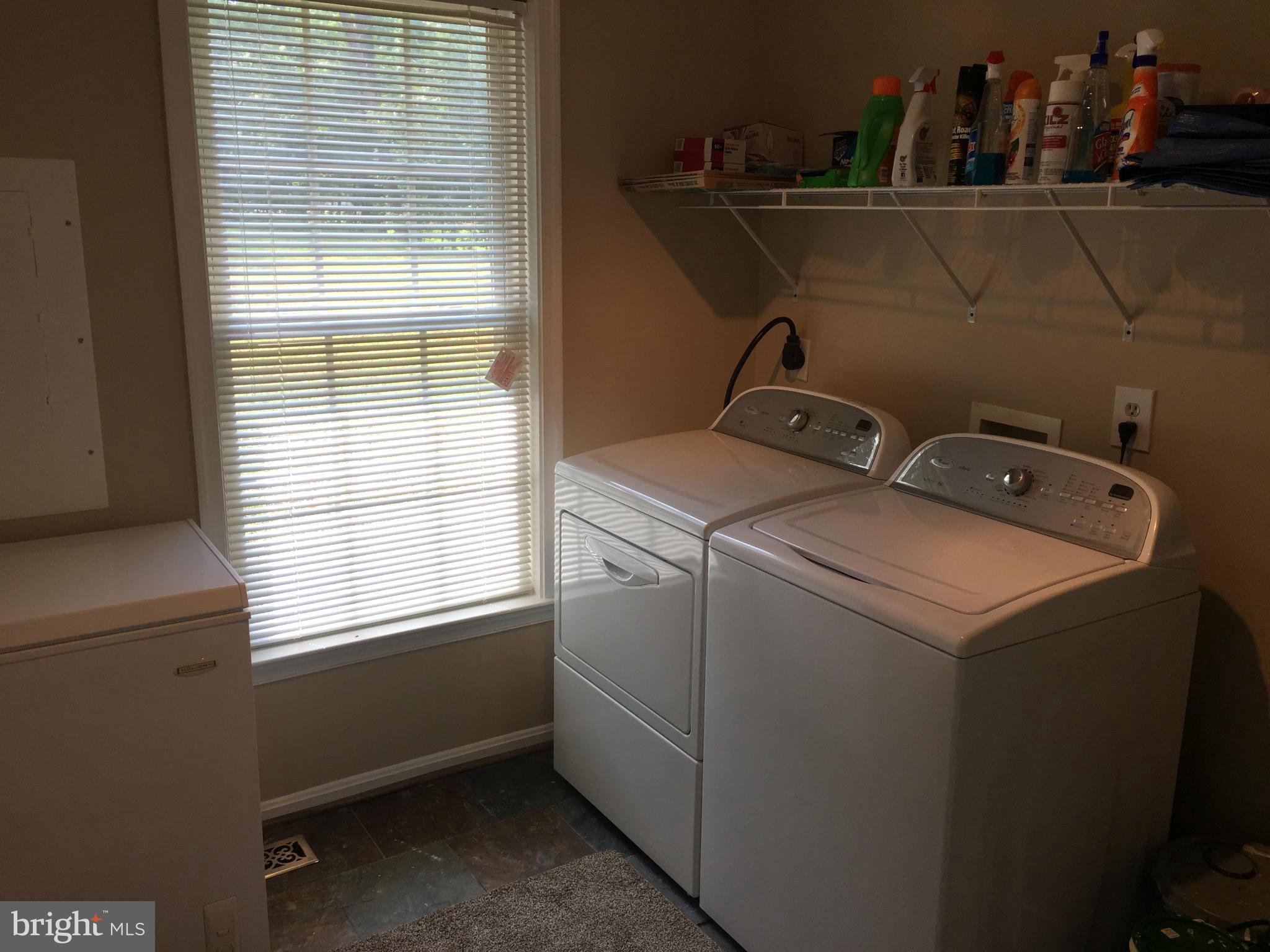 LAKE CAROLINE - Residential