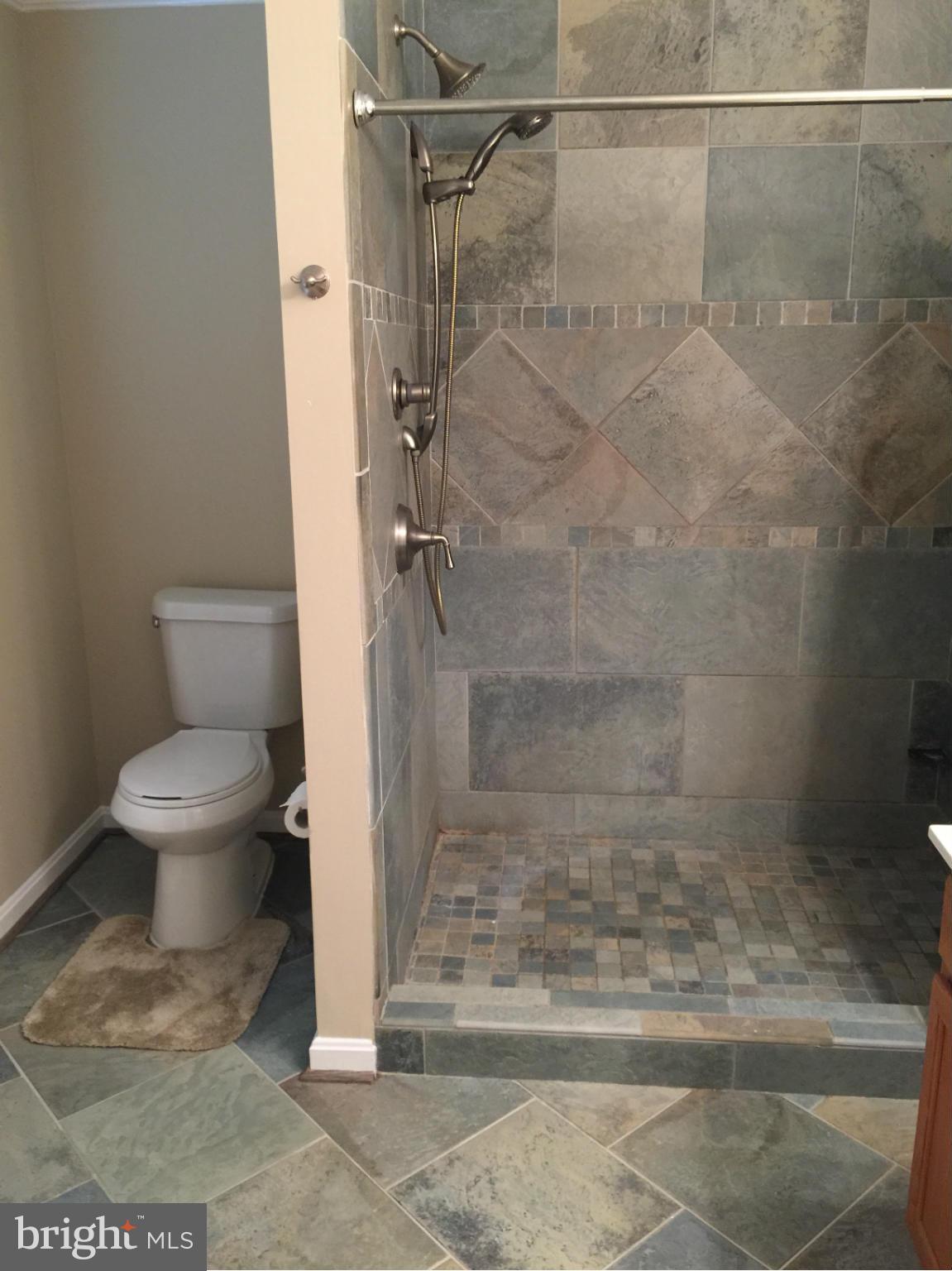 LAKE CAROLINE - Residential