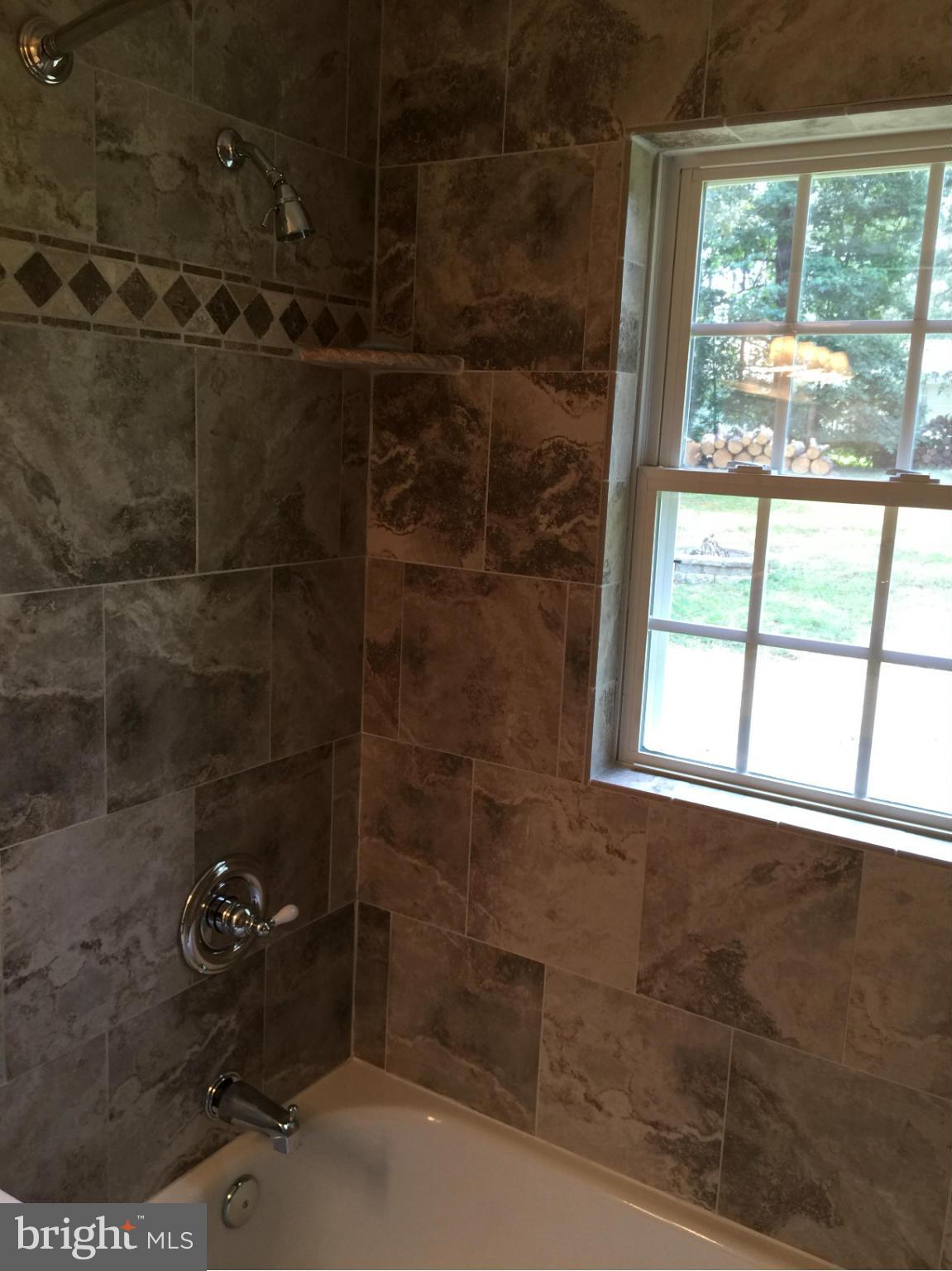 LAKE CAROLINE - Residential