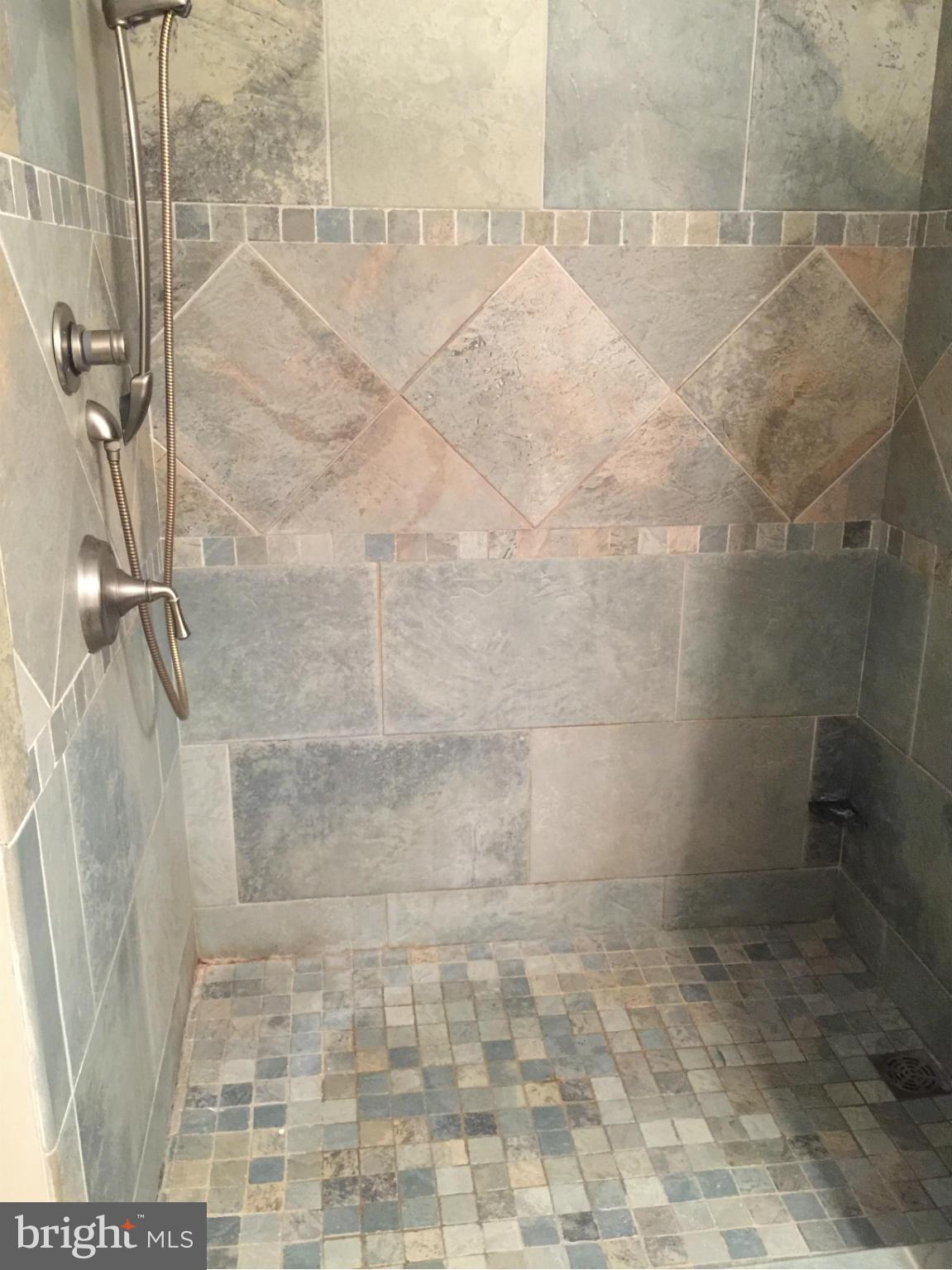 LAKE CAROLINE - Residential