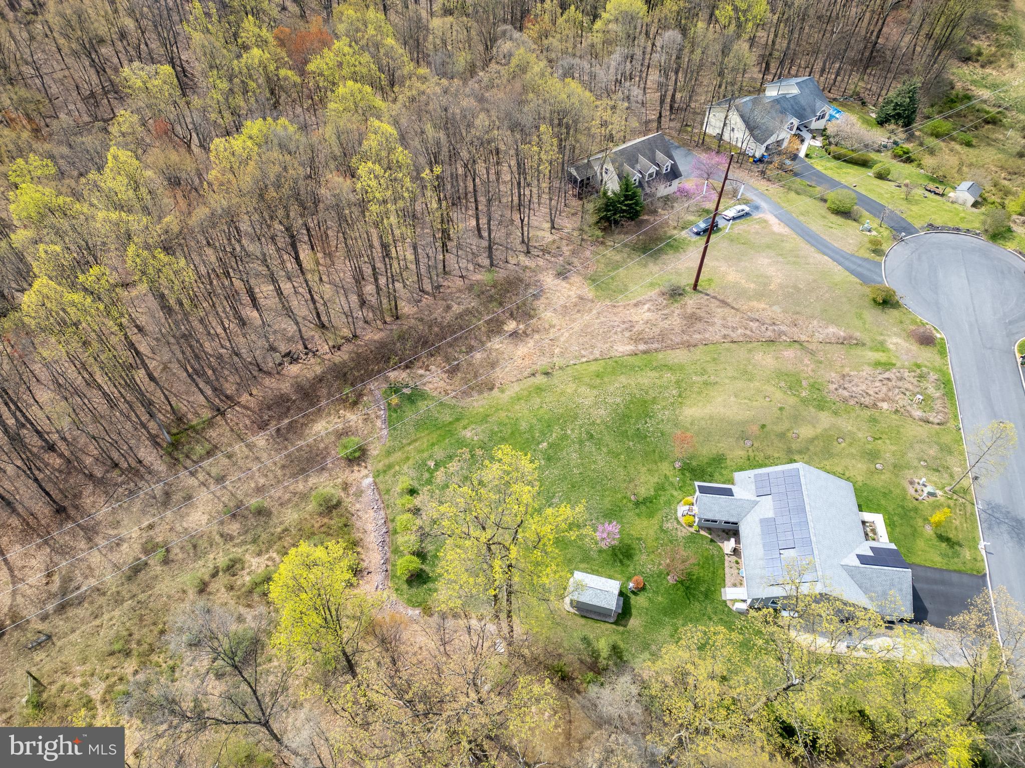 COLONIAL WOODS - Land