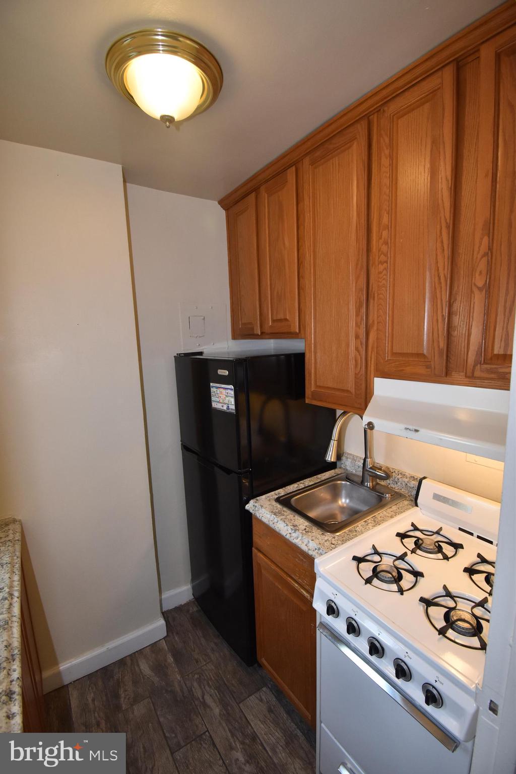 RIVER PLACE EAST - Residential Lease