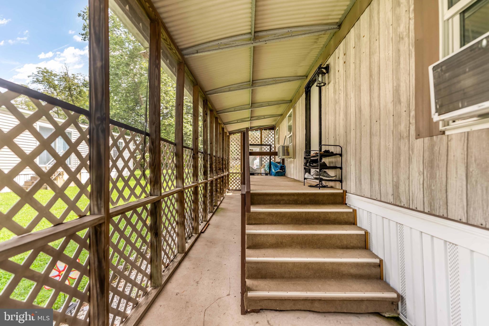 112 GATE LANE