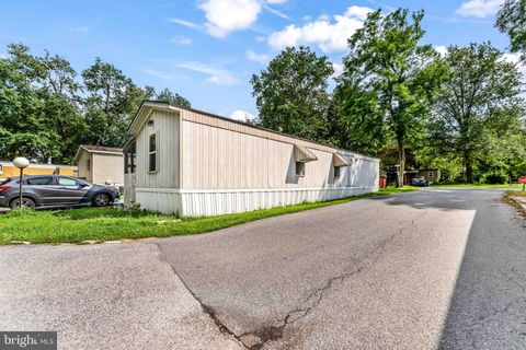 112 GATE LANE MIDDLETOWN PA 17057