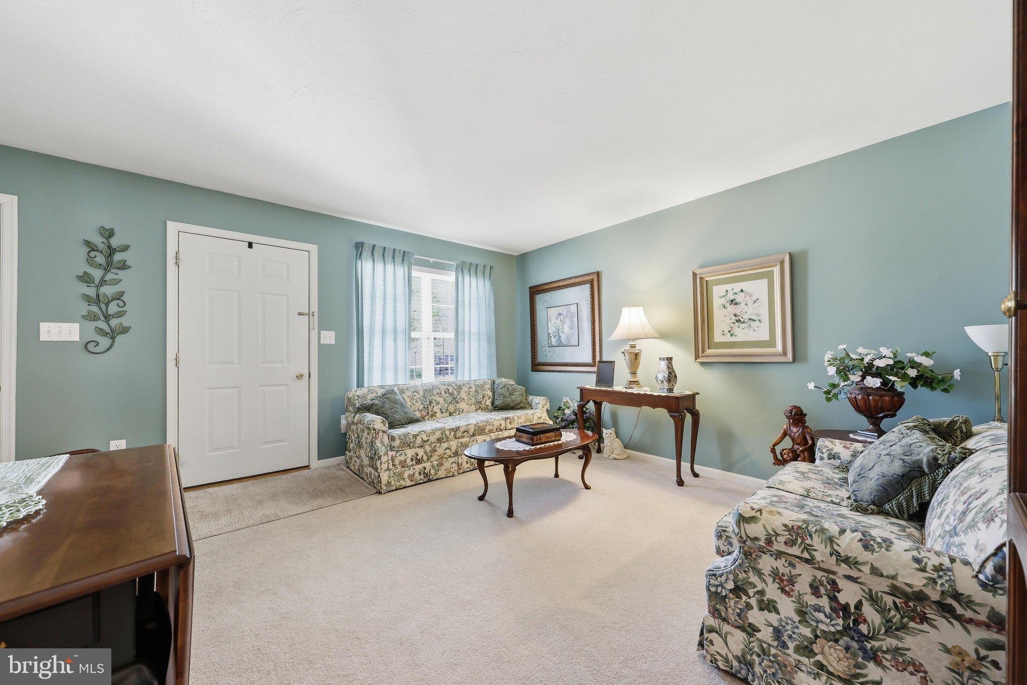 33 CEDARFIELD DRIVE