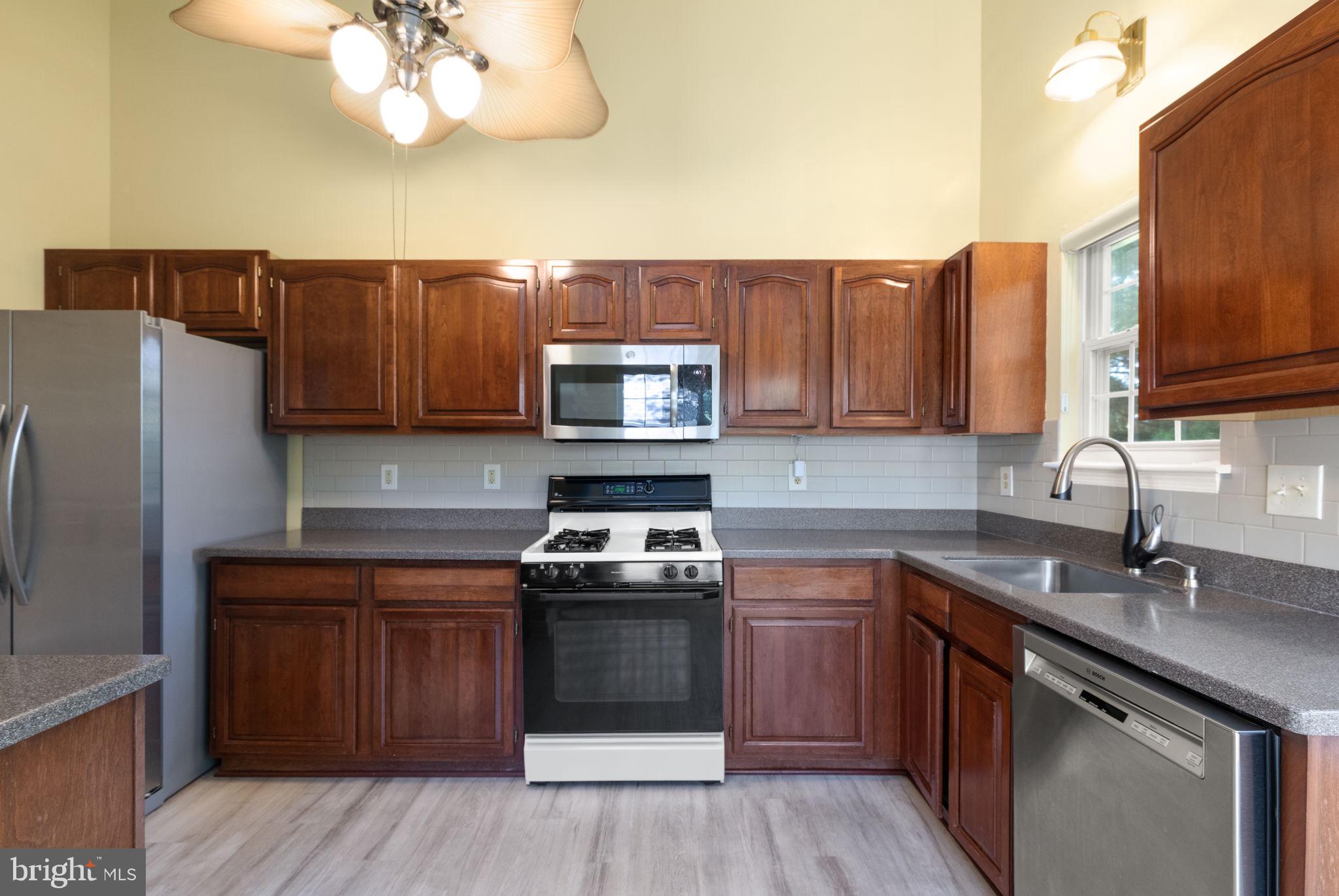 TAYLOR RIDGE CONDOMINIUMS - Residential Lease