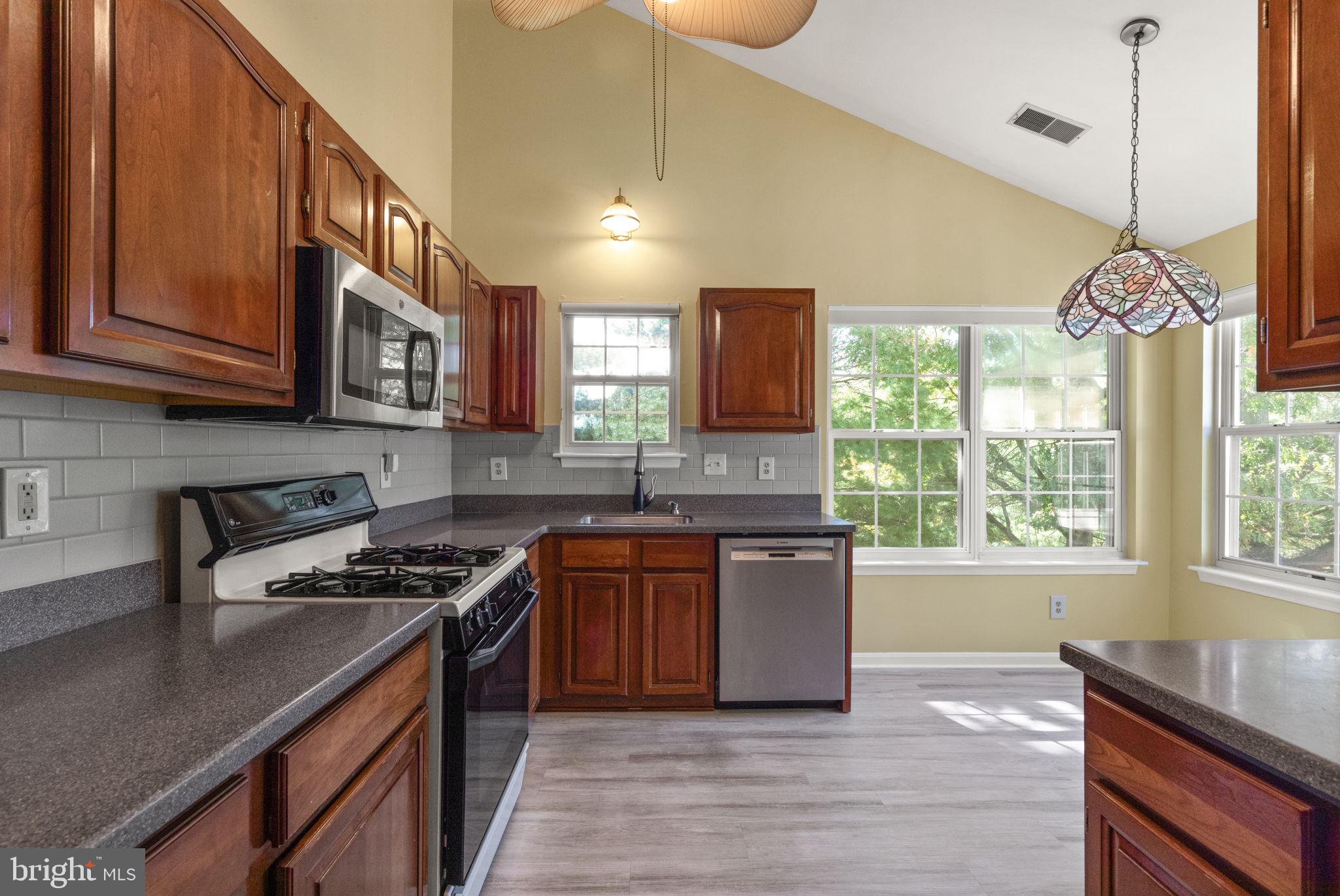 TAYLOR RIDGE CONDOMINIUMS - Residential Lease