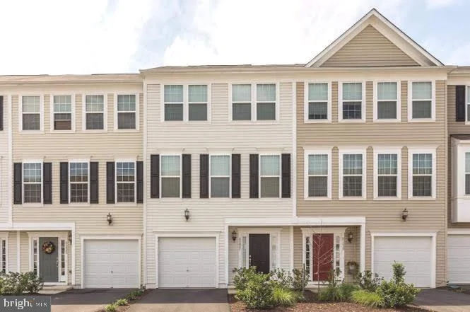 8237 Heritage Crossing Court, Manassas, VA 20109