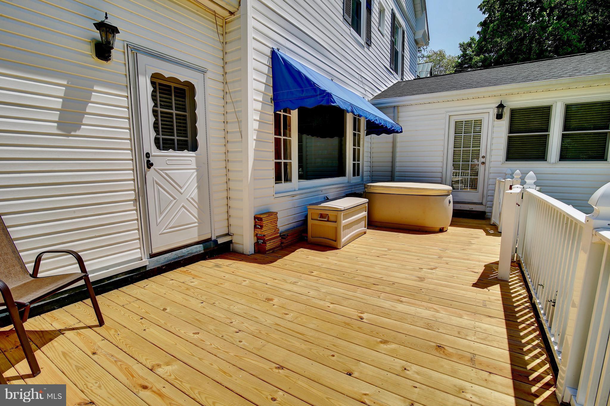 HISTORIC CHARLES TOWN - Residential