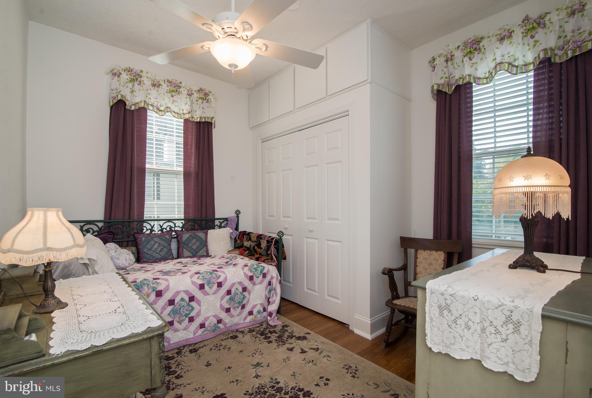 HISTORIC CHARLES TOWN - Residential