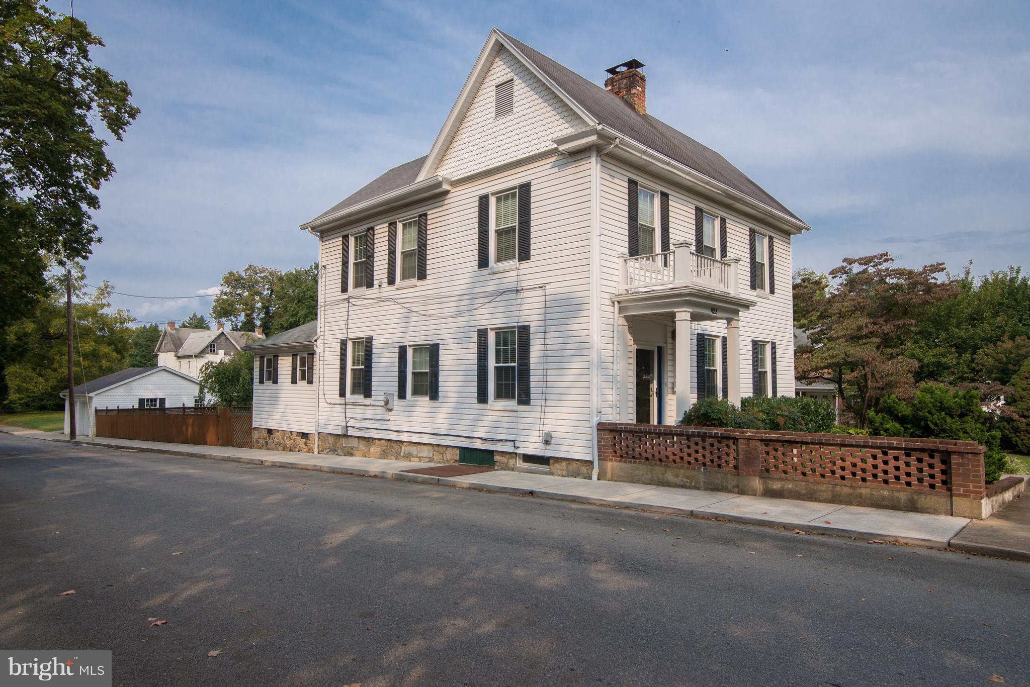 HISTORIC CHARLES TOWN - Residential