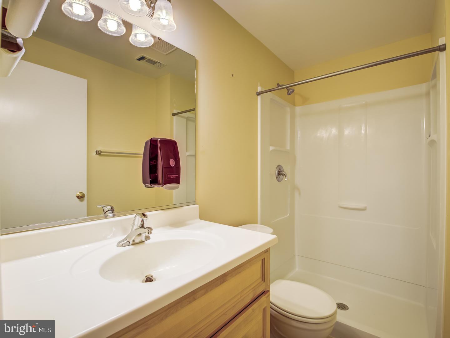 CREEKSIDE PARK - Residential