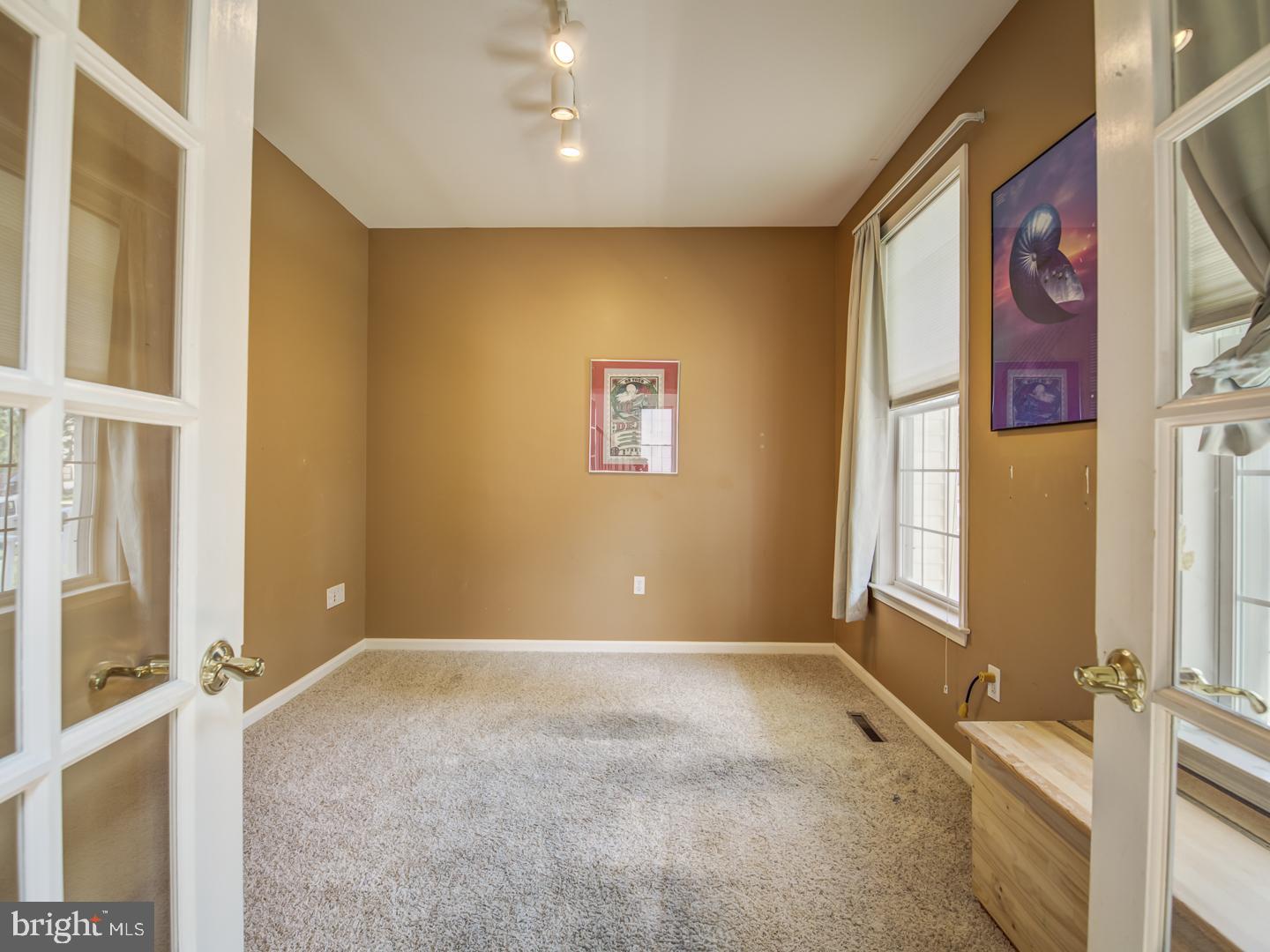 CREEKSIDE PARK - Residential