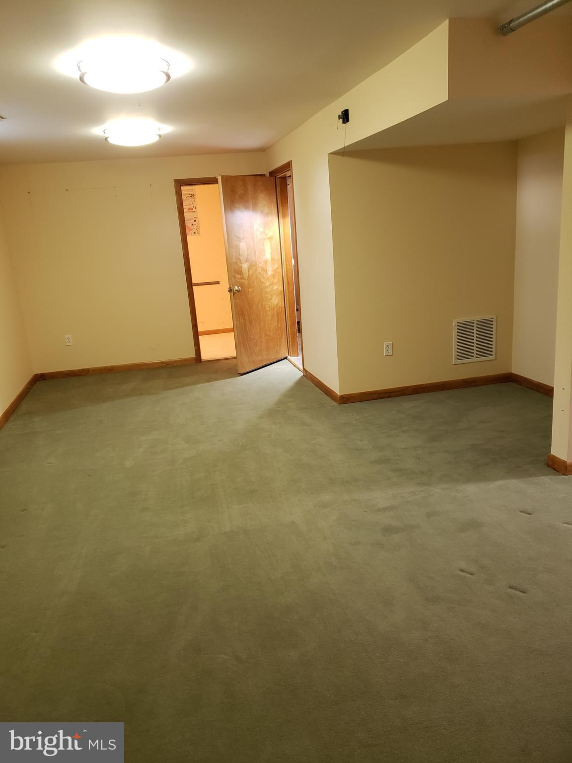 CREEKSIDE PARK - Residential