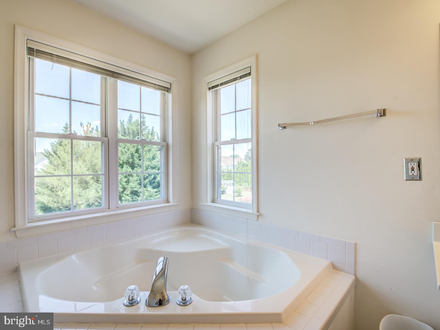 CREEKSIDE PARK - Residential