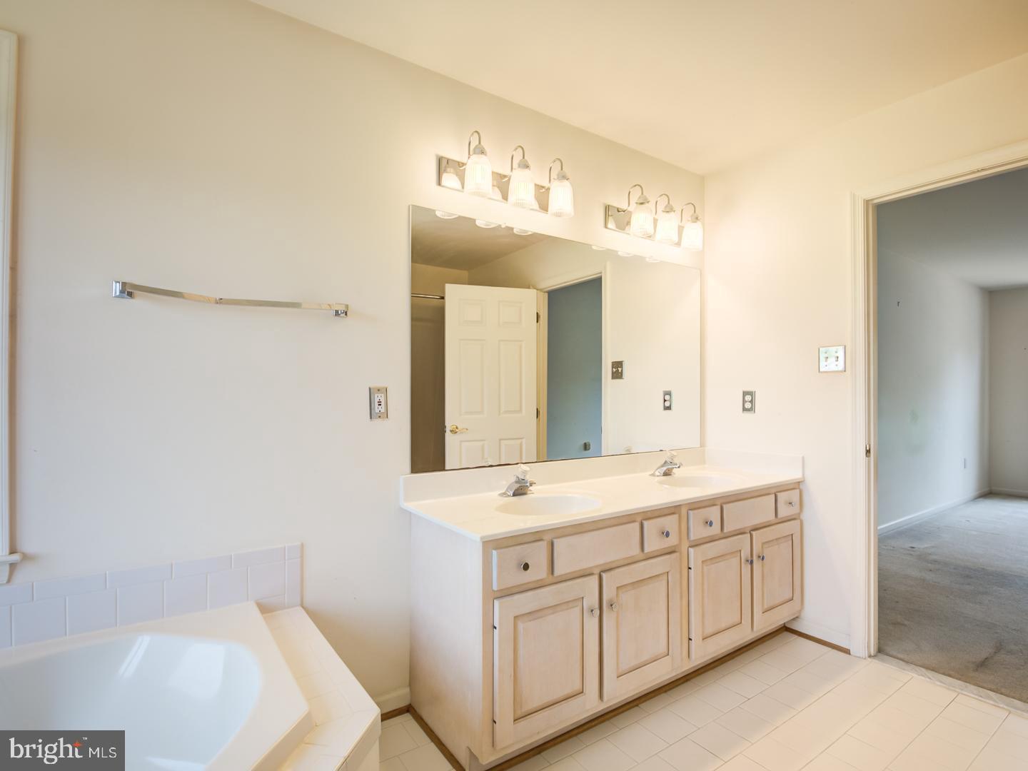 CREEKSIDE PARK - Residential