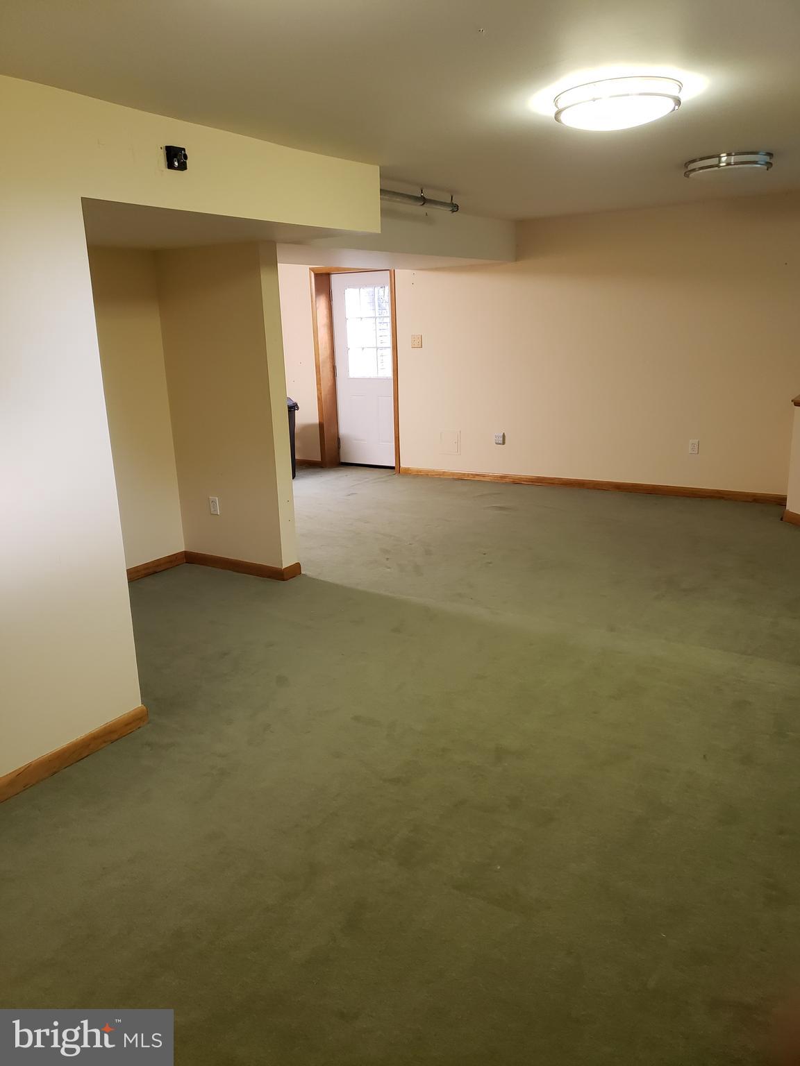 CREEKSIDE PARK - Residential