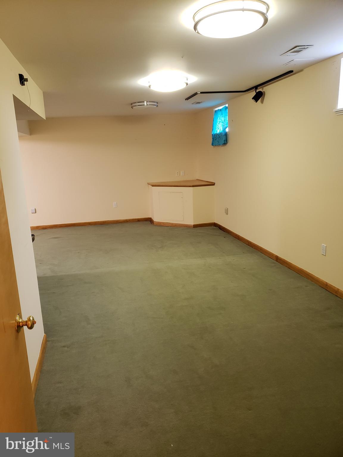 CREEKSIDE PARK - Residential