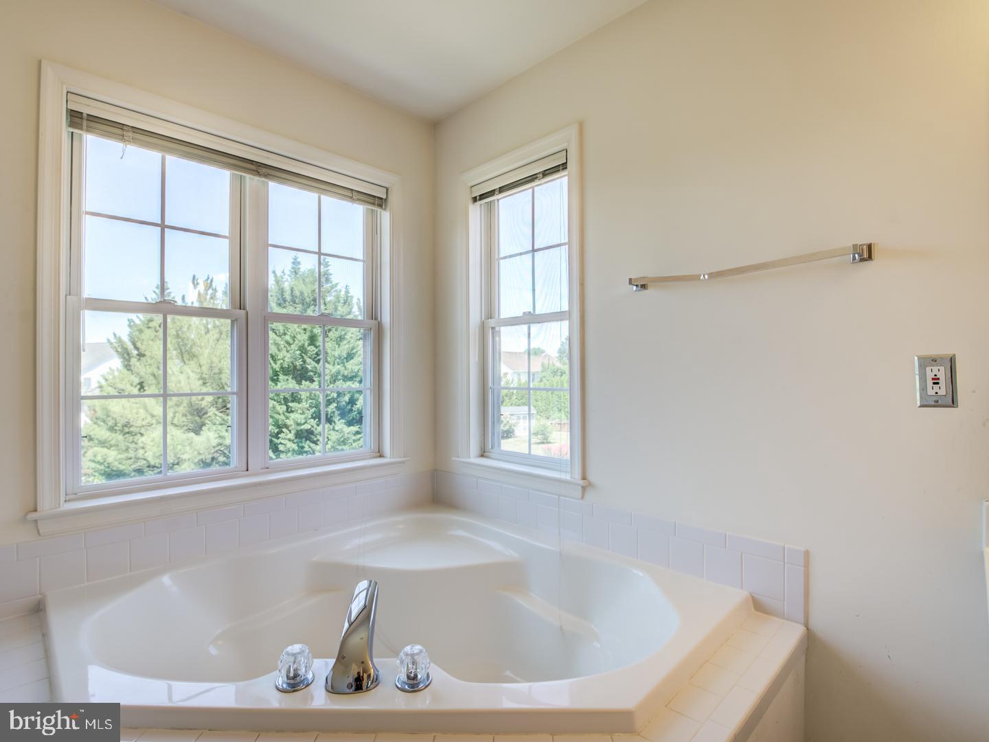 CREEKSIDE PARK - Residential