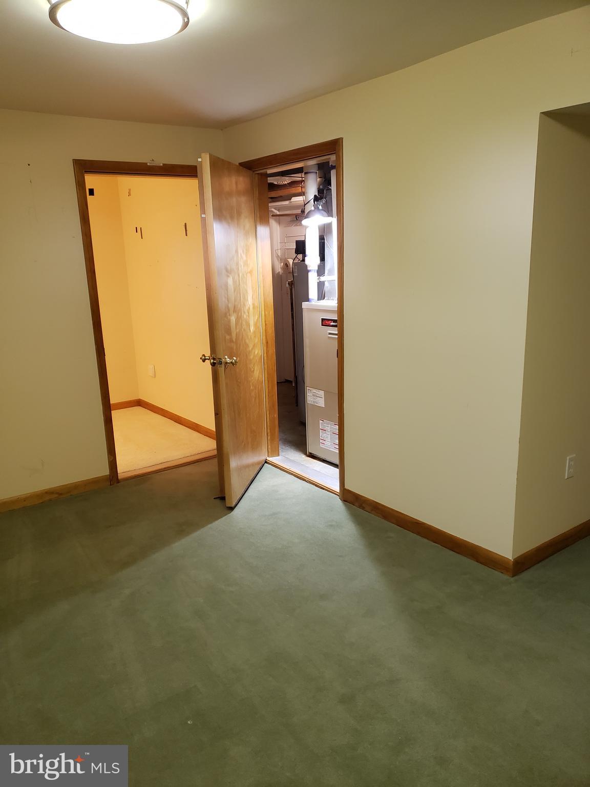 CREEKSIDE PARK - Residential