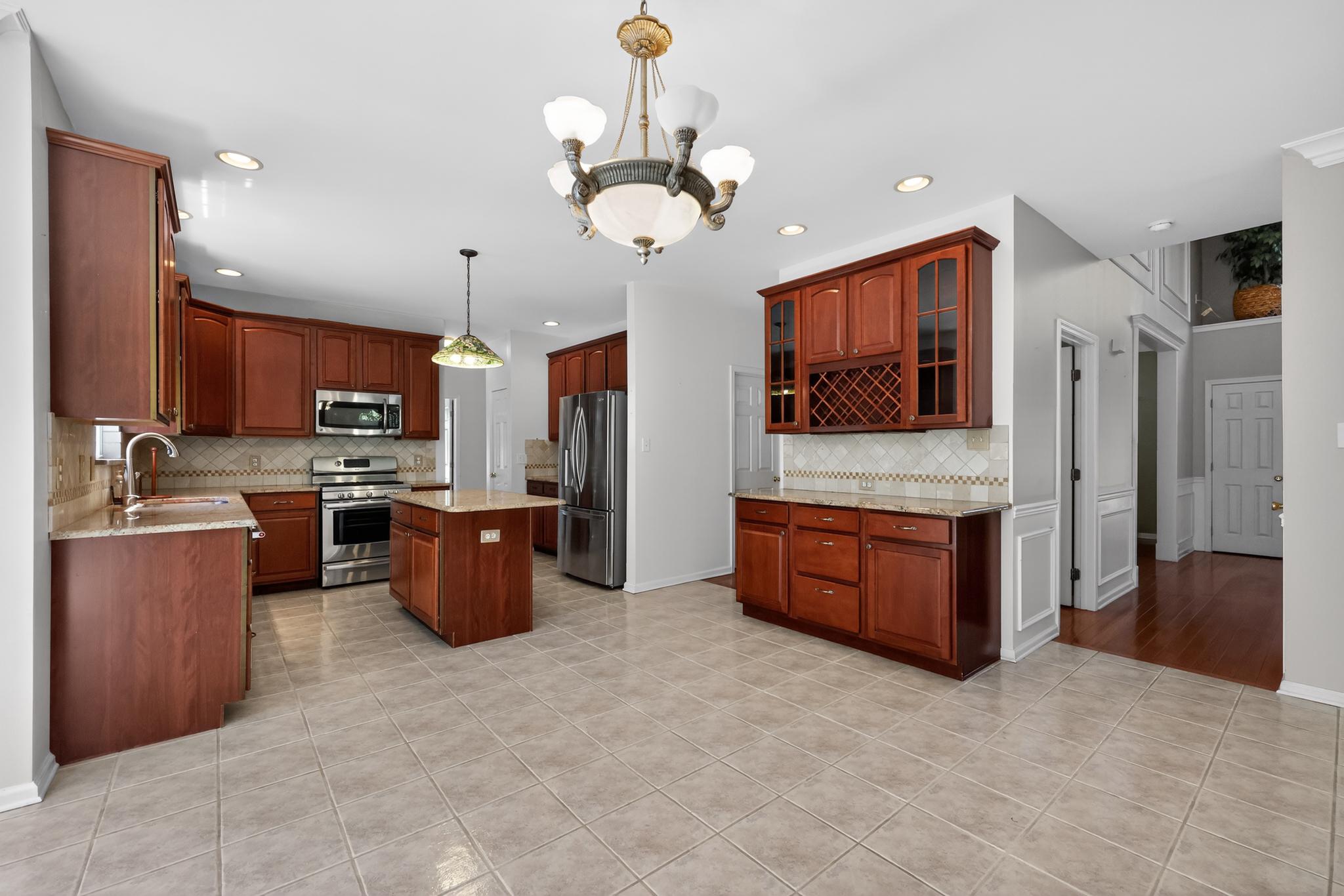 2 CARRINGTON COURT