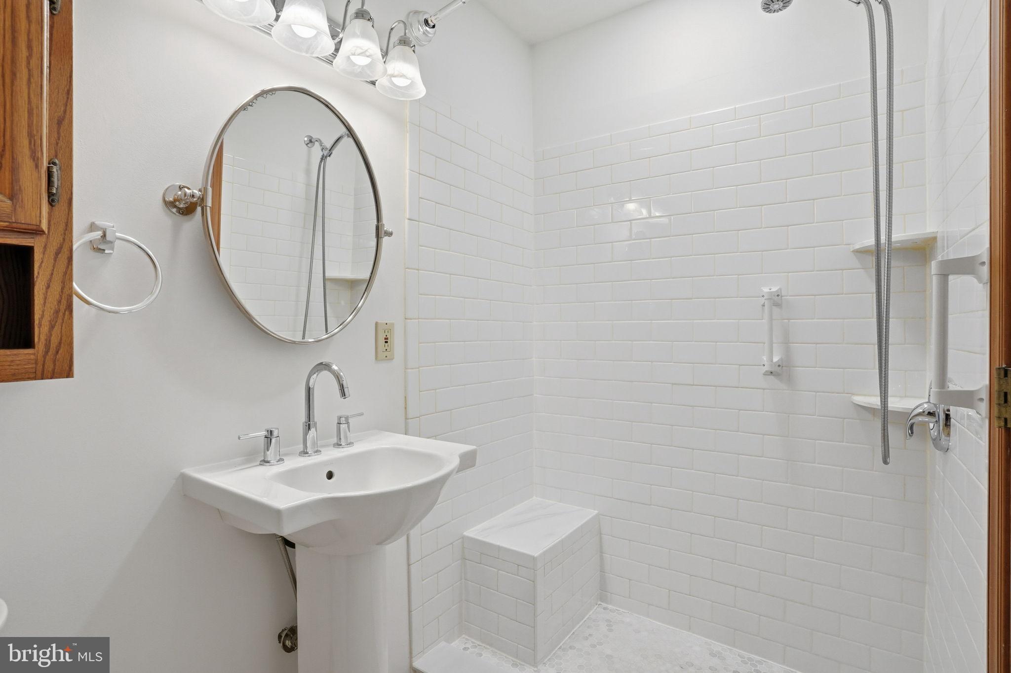 SOUTH SHORES - Residential