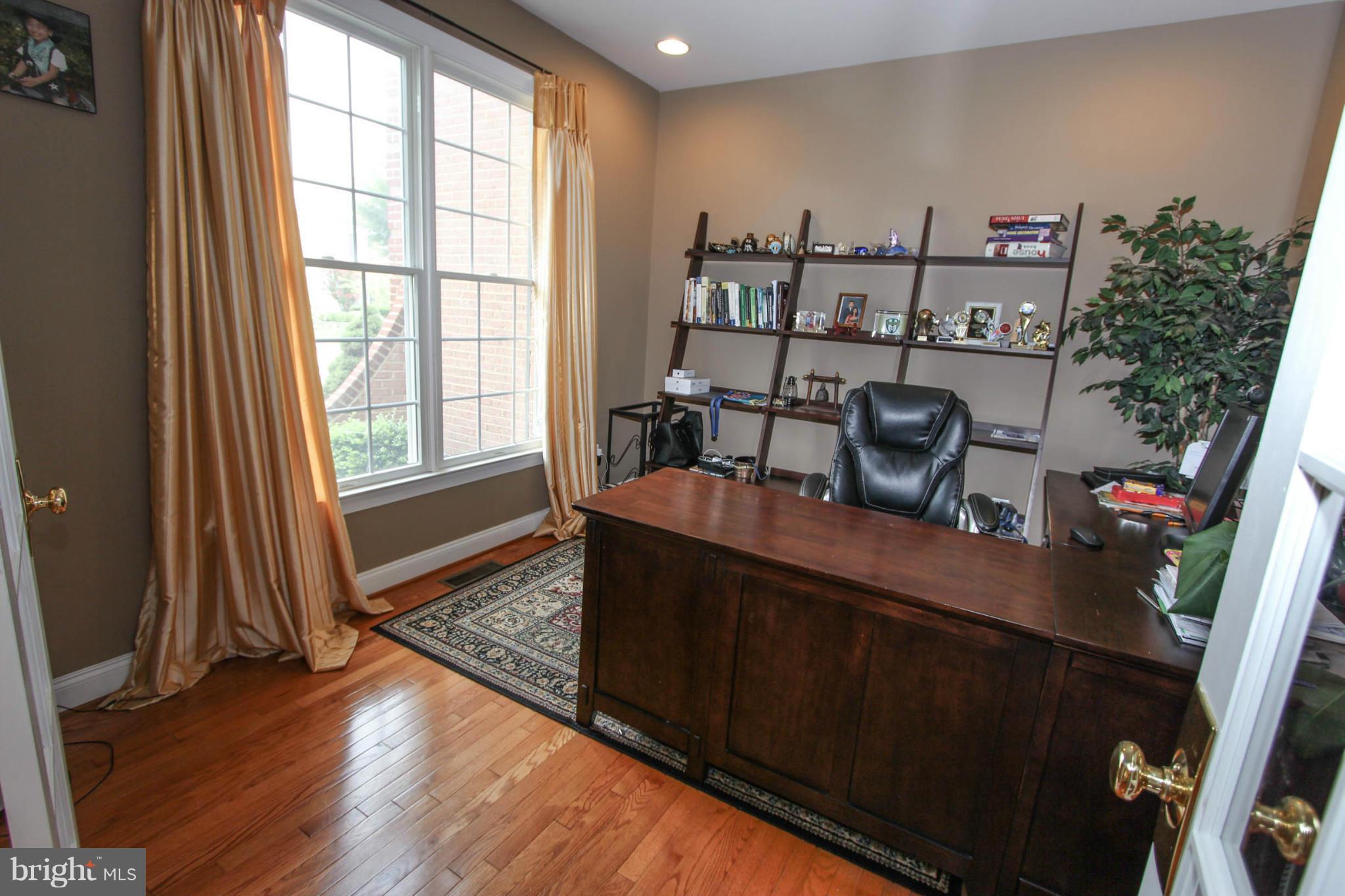 SOUTH RIDING - Residential