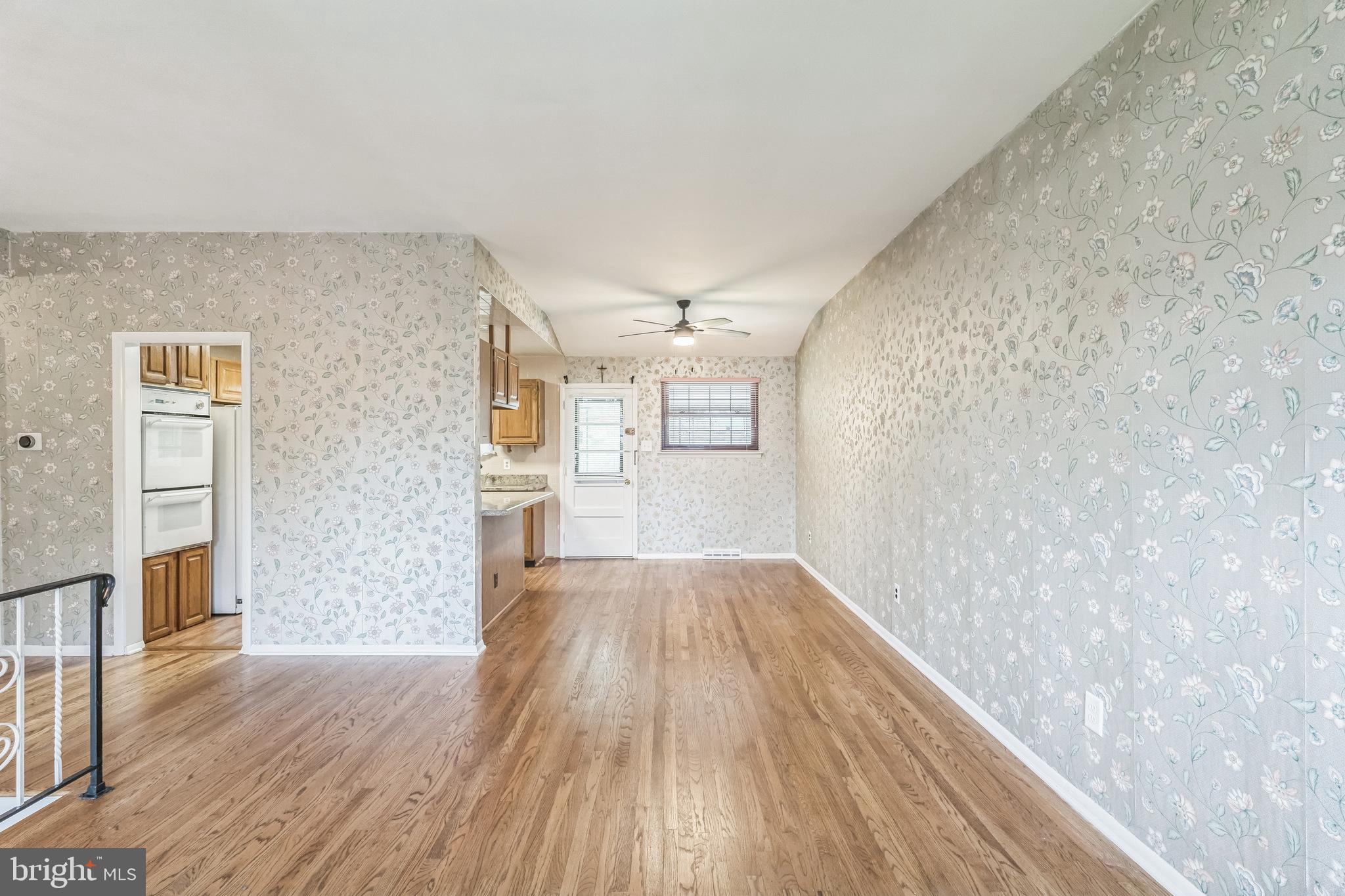1010 HOLLY LANE
