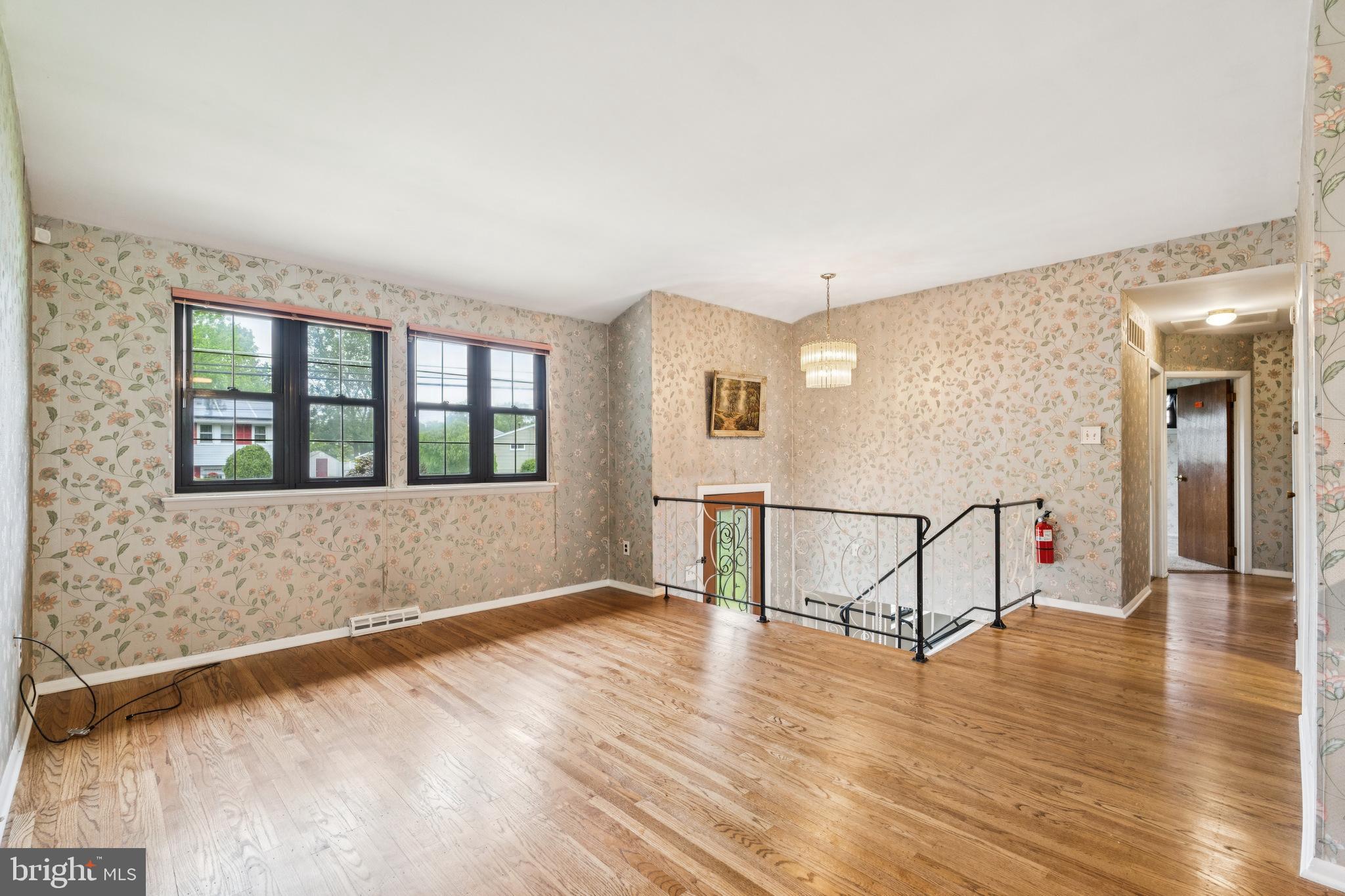 1010 HOLLY LANE