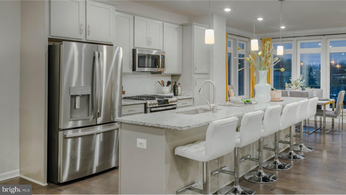 WESTSIDE AT SHADY GROVE METRO - Residential