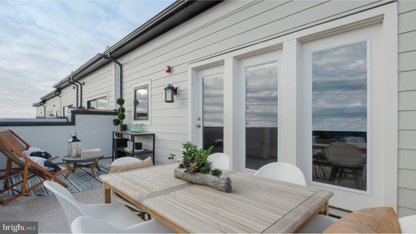 WESTSIDE AT SHADY GROVE METRO - Residential